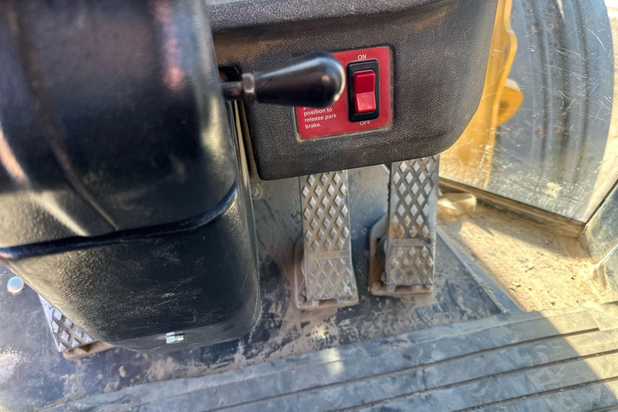gallery 2006 John Deere 844J wheel loader