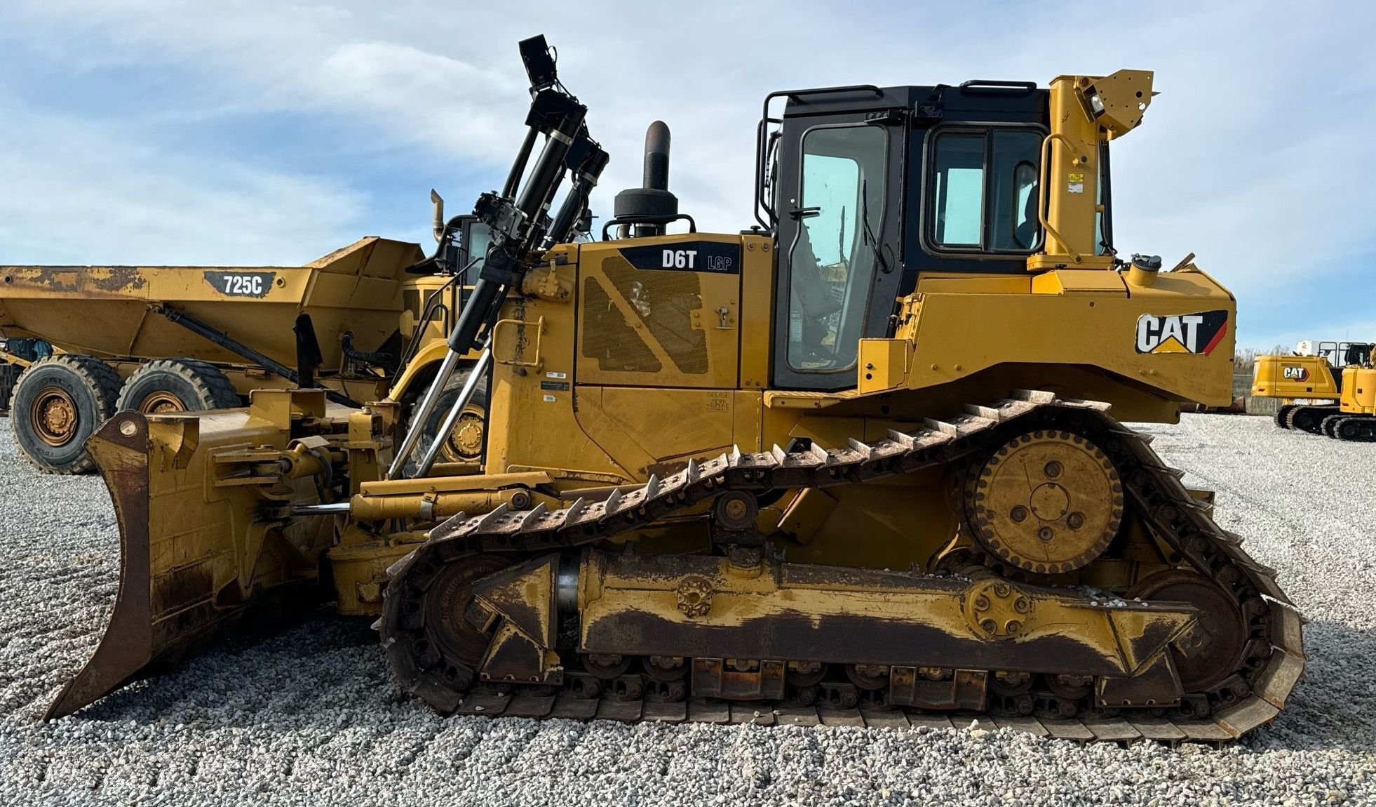 gallery 2014 Caterpillar D6T LGP dozer