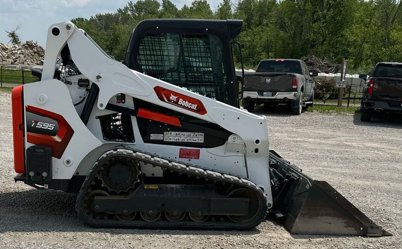 gallery 2021 Bobcat T595 tracked skid steer loader