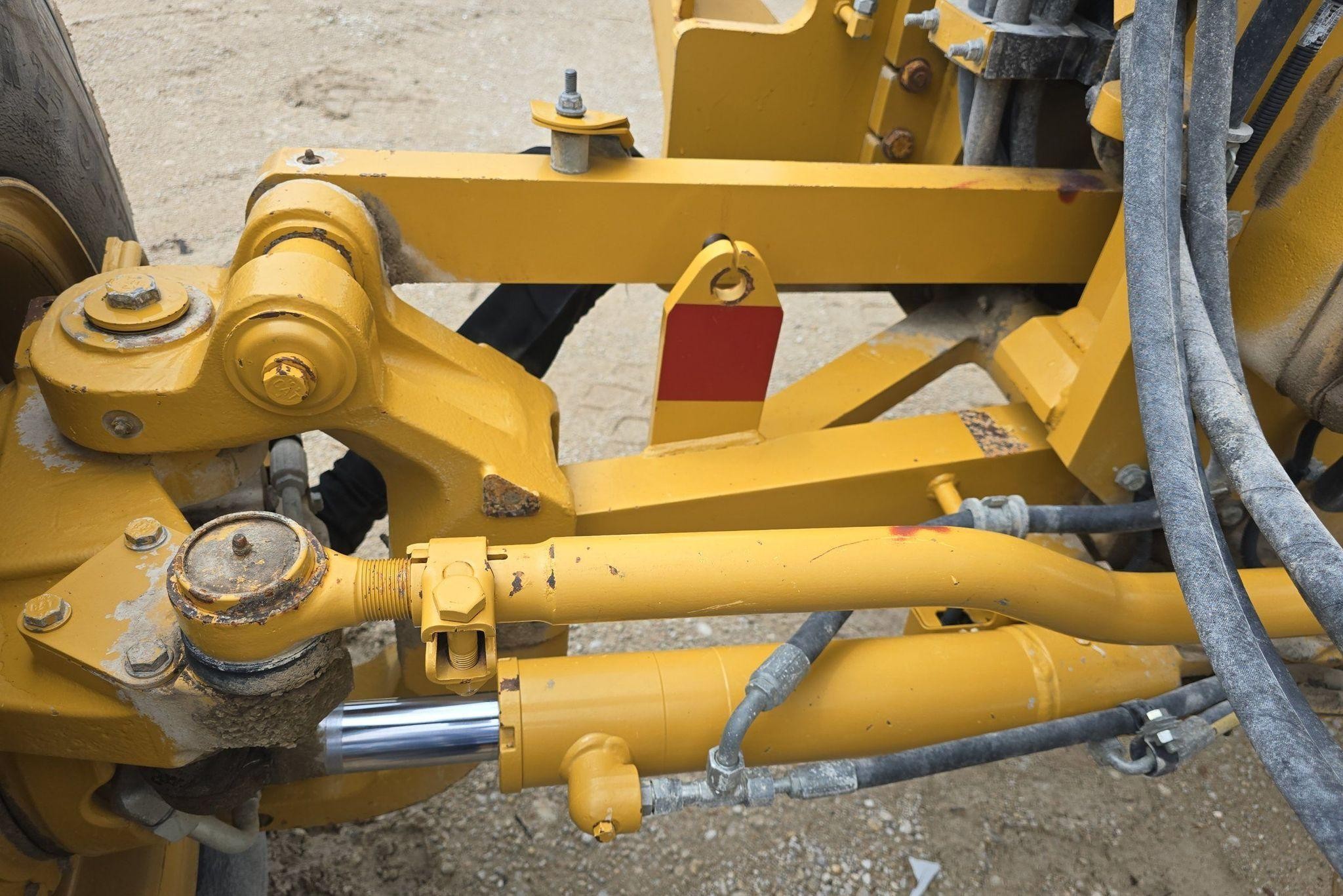 gallery 2012 Caterpillar 140M2 motor grader