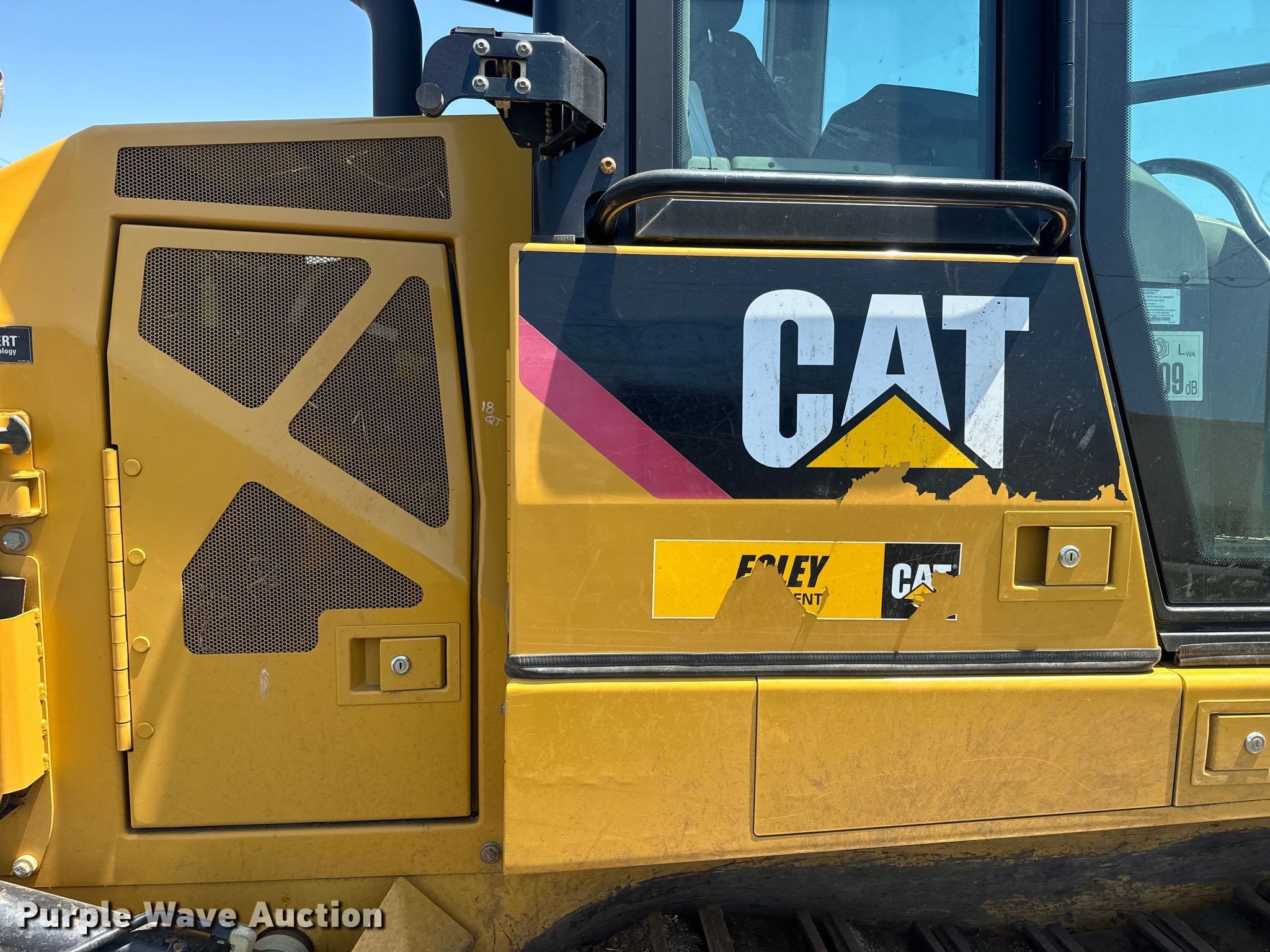 gallery 2016 Caterpillar 953D track loader