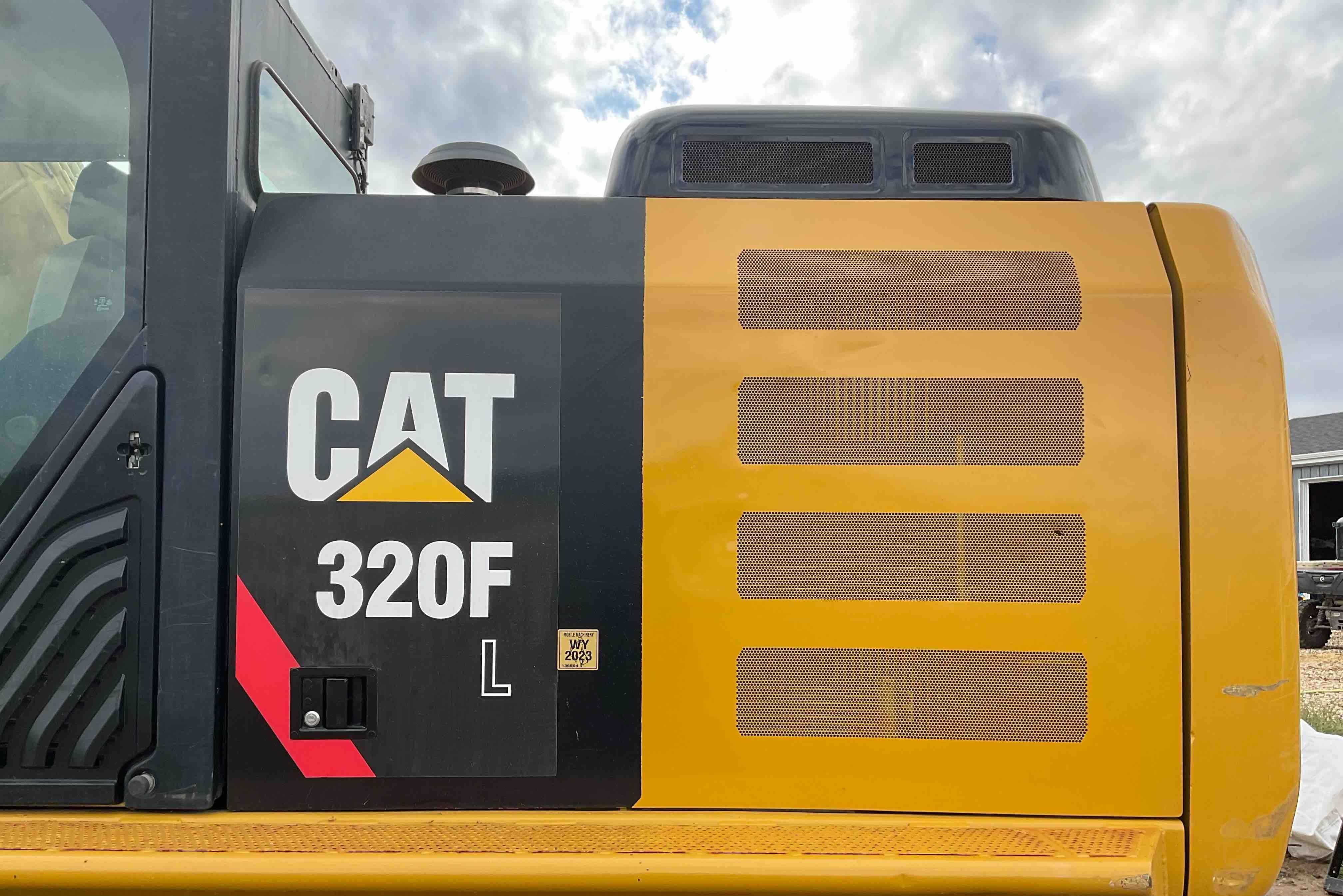gallery 2017 Caterpillar 320FL Excavator