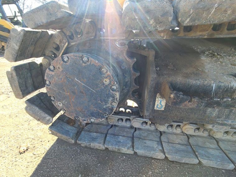gallery 2014 John Deere 135G excavator