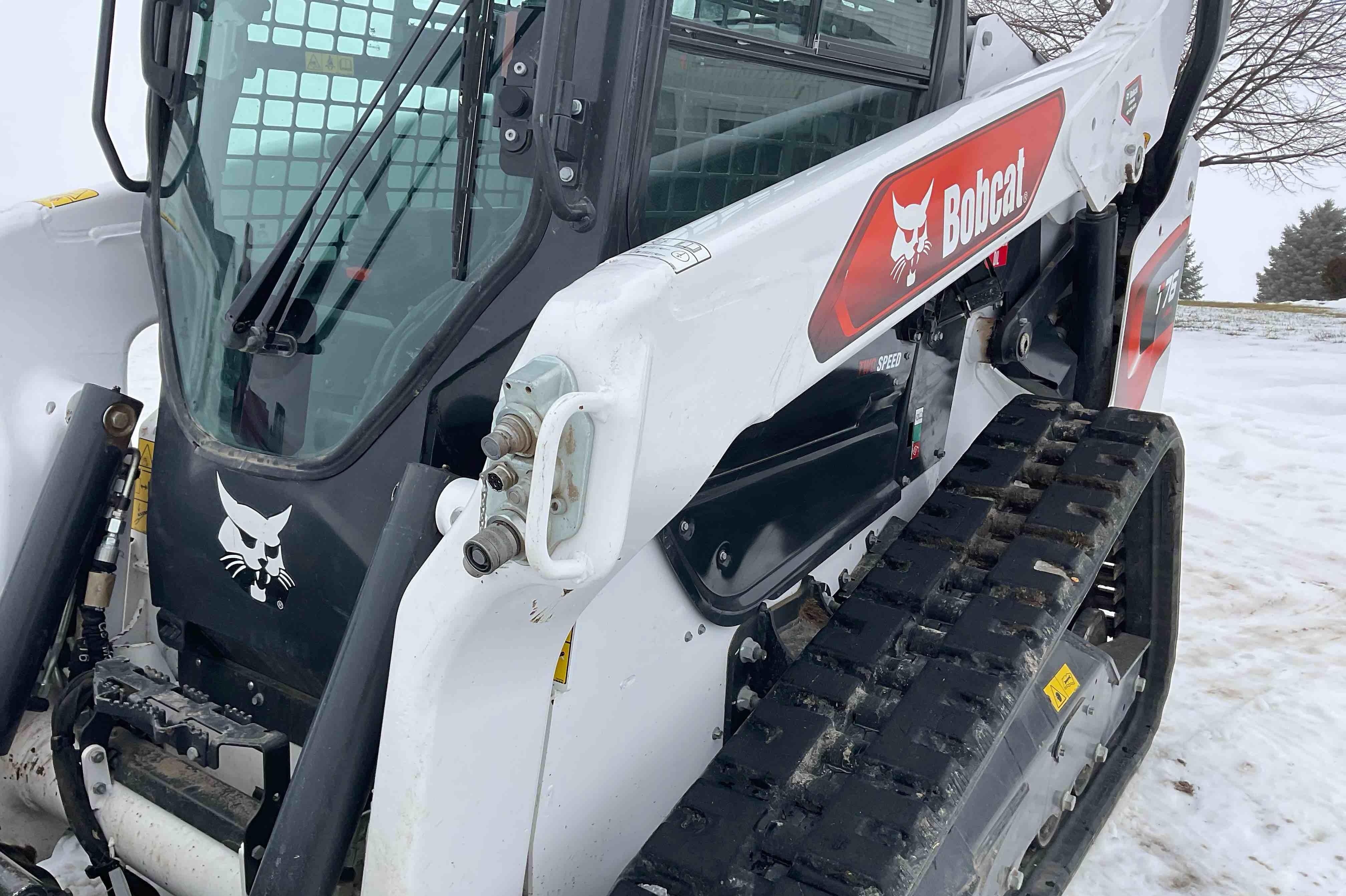 gallery Bobcat T76 R-Series Compact Track Loader