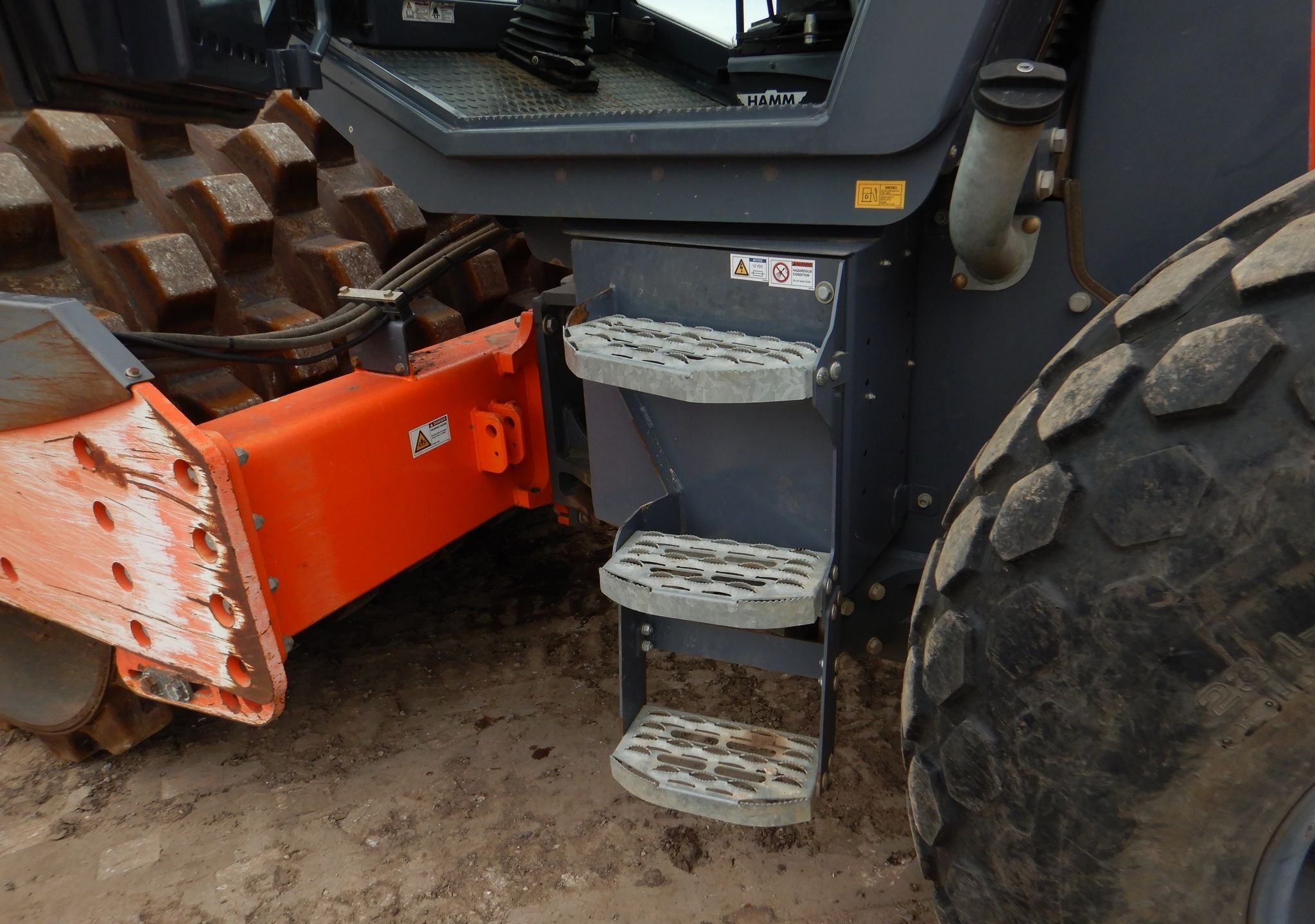 gallery 2016 Hamm H11I vibratory roller