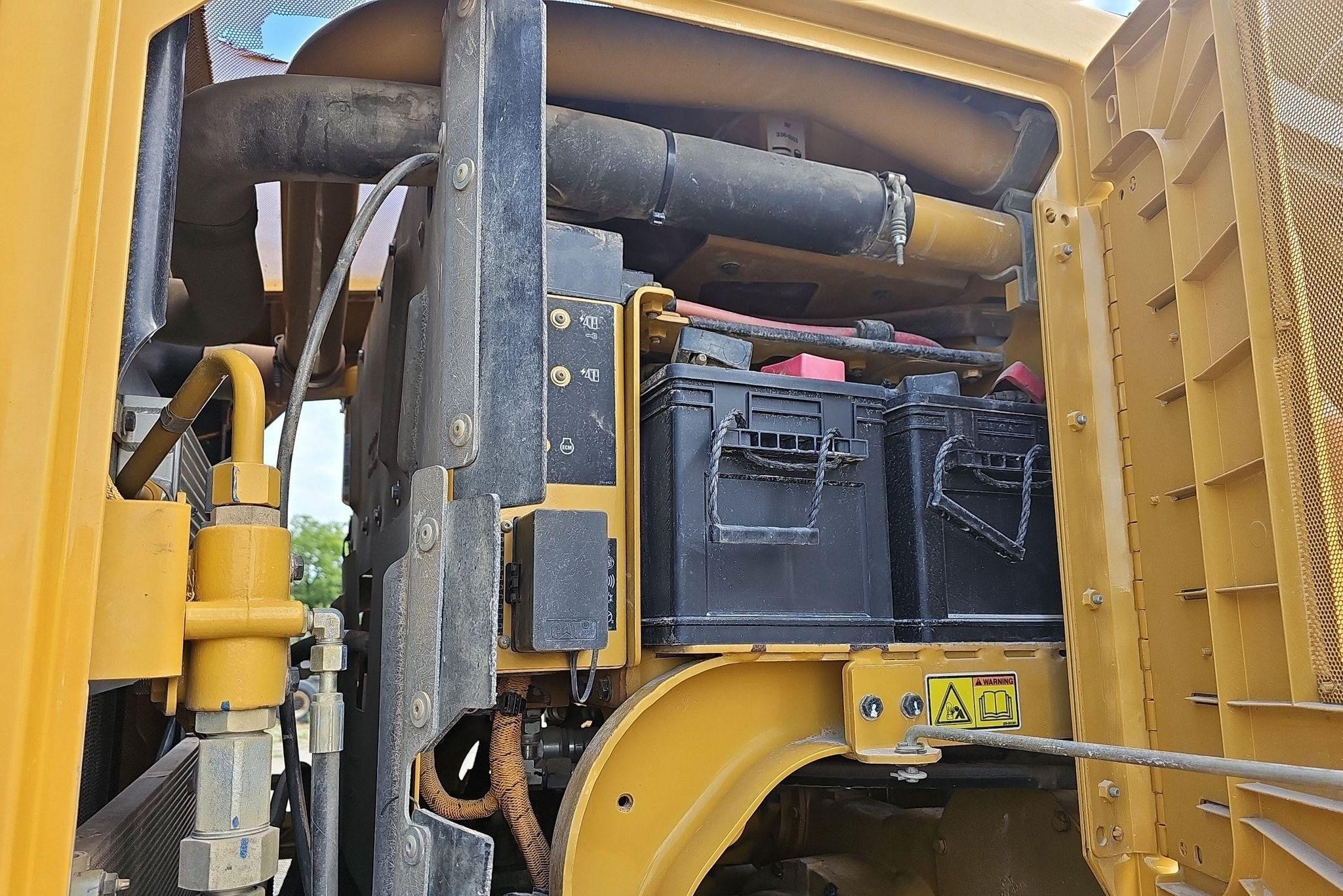 gallery 2013 Caterpillar 12M2 VHP Plus motor grader