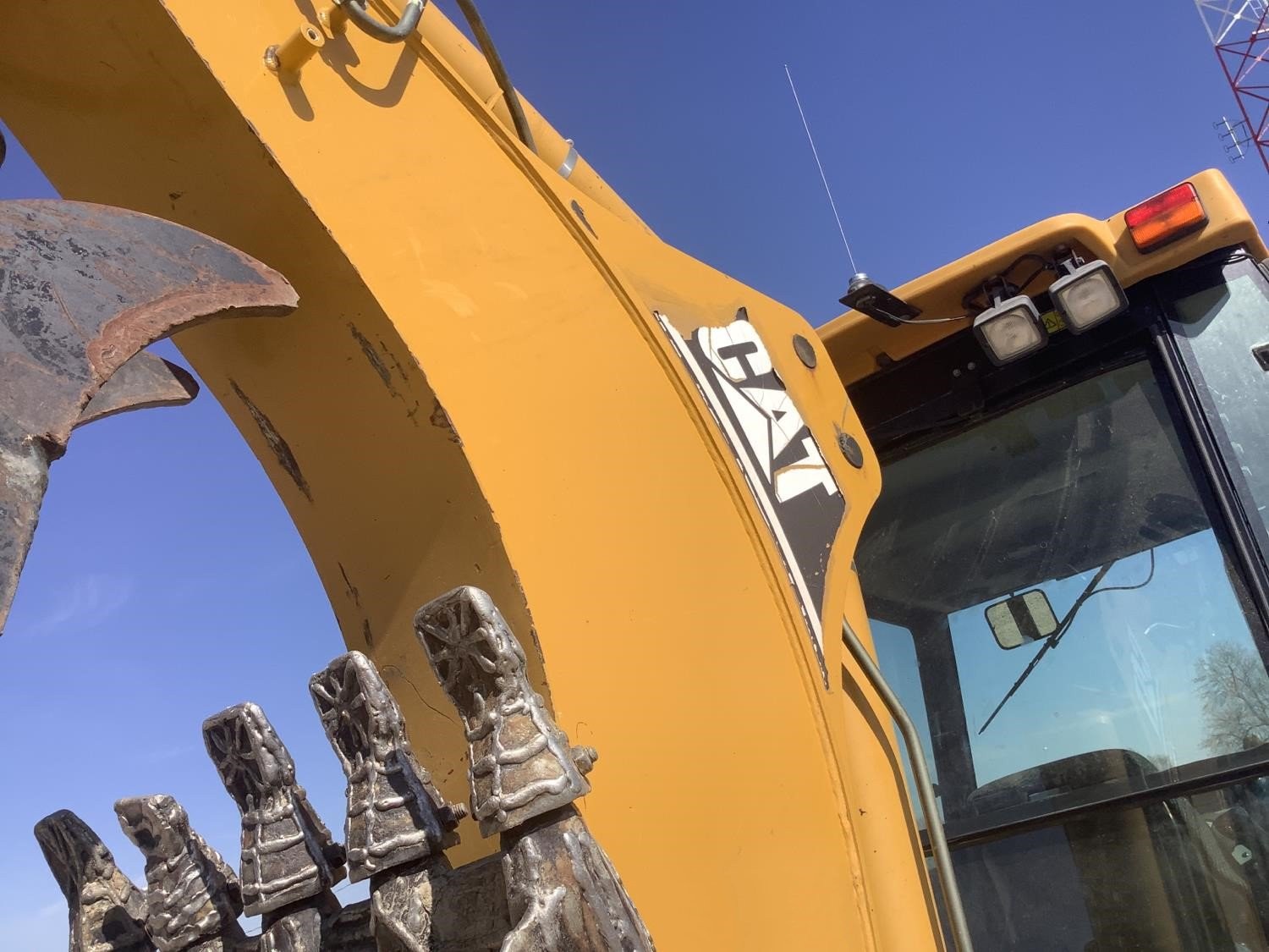 gallery 2005 Caterpillar 420D 4x4 Loader Backhoe W4-IN-1 Bucket & Extend