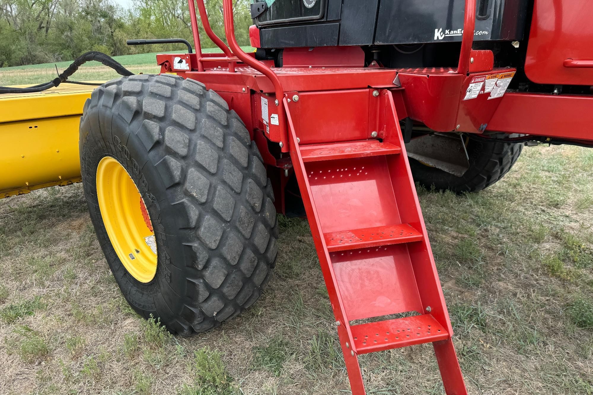 gallery 2014 New Holland Speedrower 240 Self-Propelled Windrower