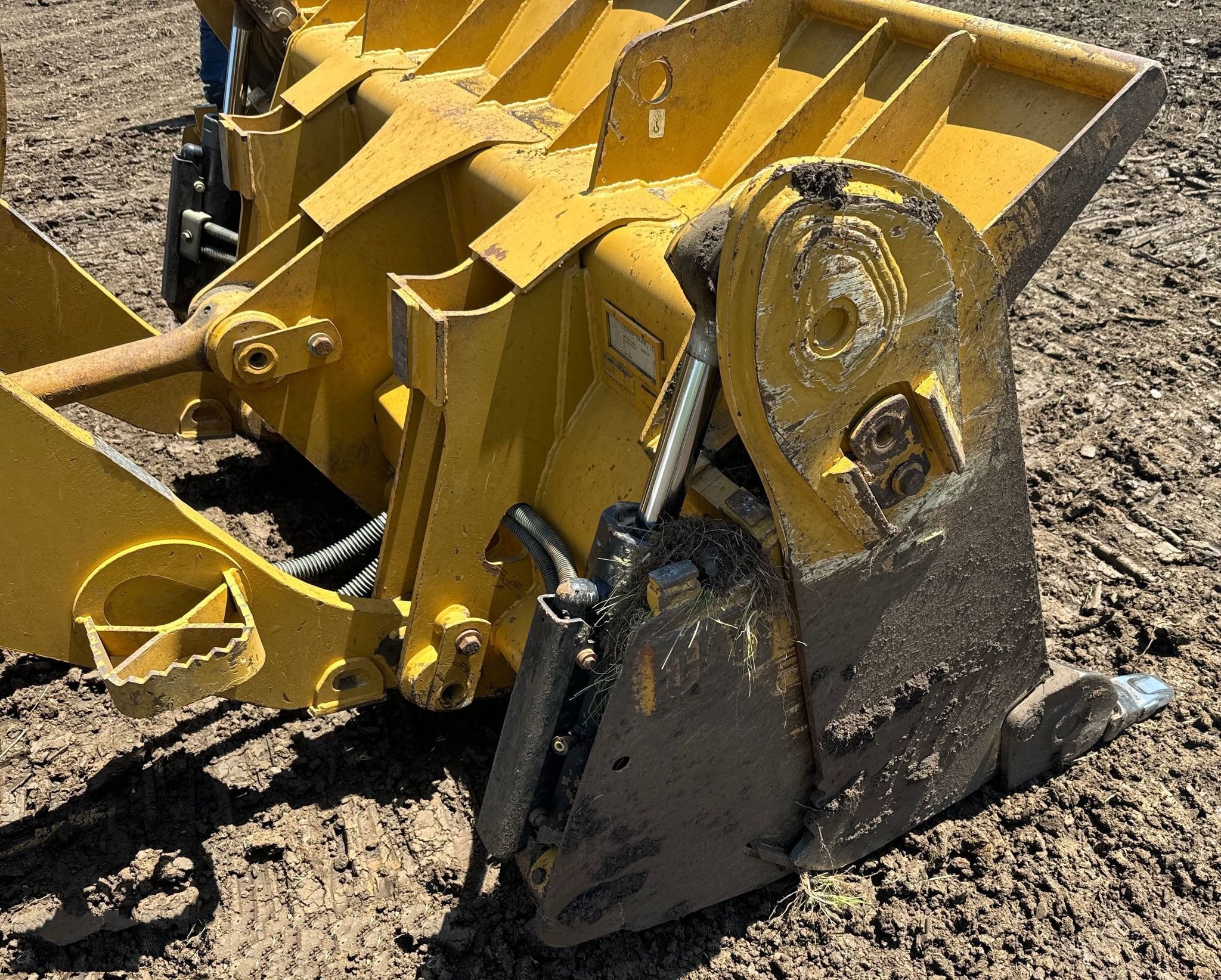 gallery 2016 Caterpillar 953D track loader