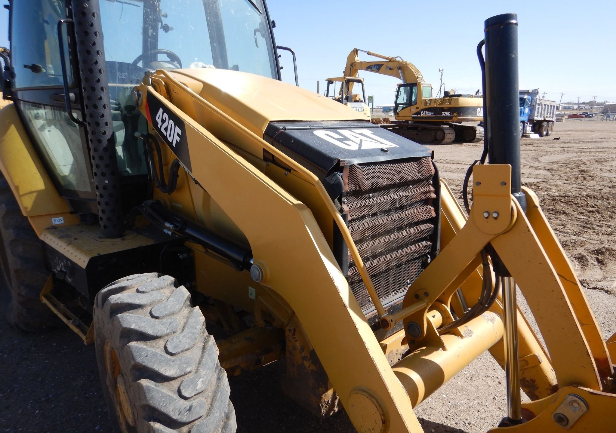 gallery 2013 Caterpillar 420F backhoe