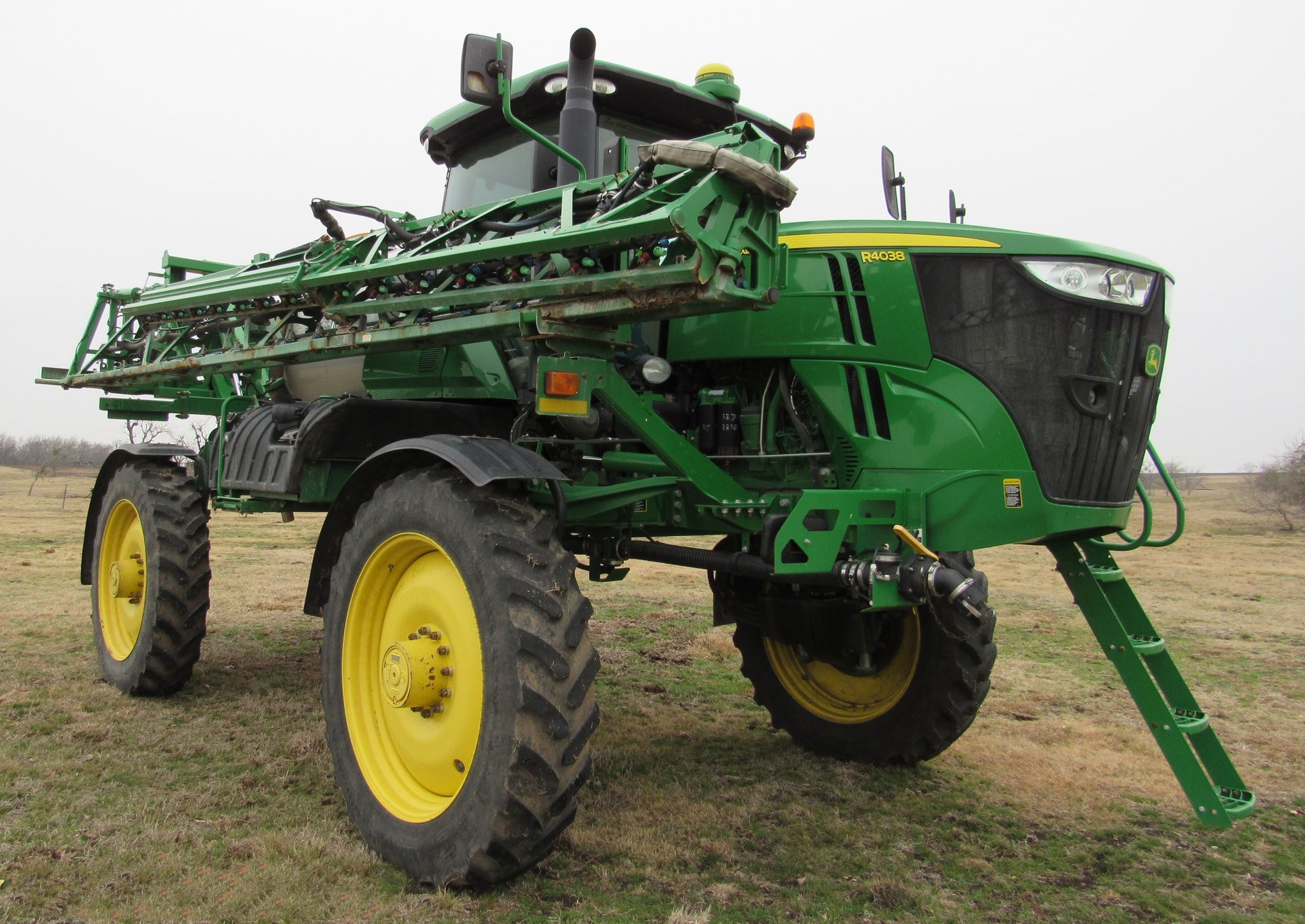 gallery 2014 John Deere R4038 self-propelled sprayer