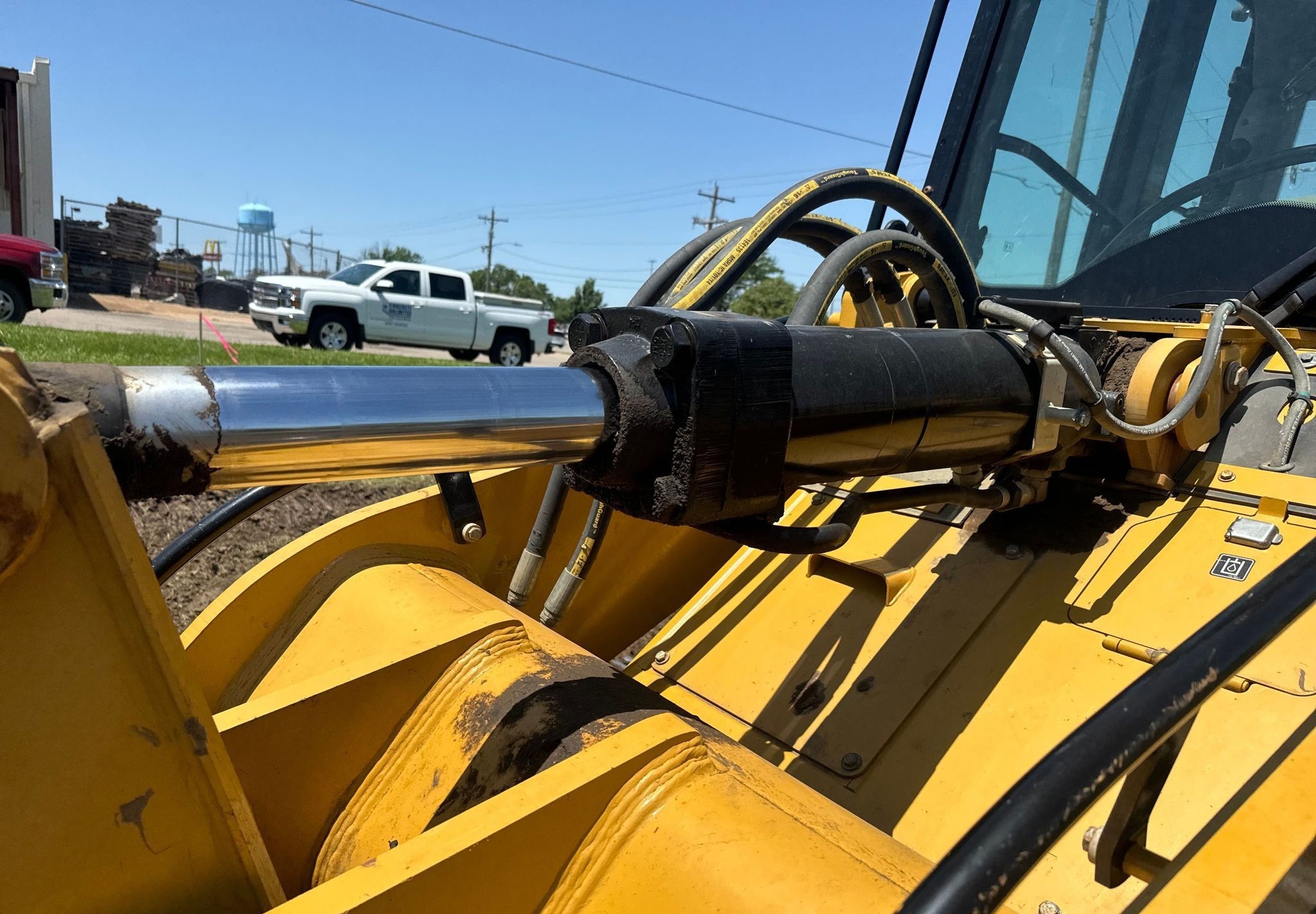 gallery 2016 Caterpillar 953D track loader