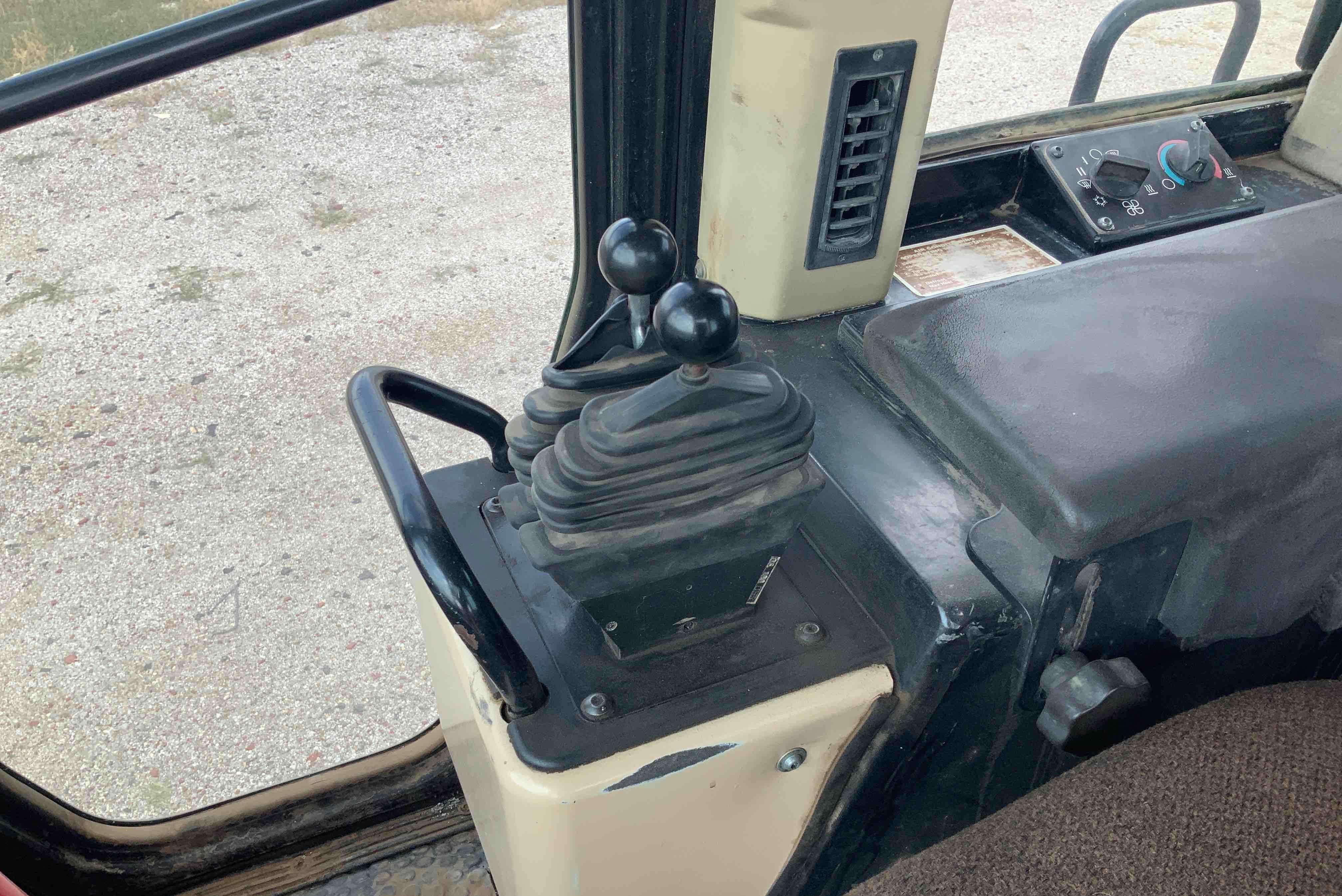 gallery 2002 Caterpillar 963C Track Loader