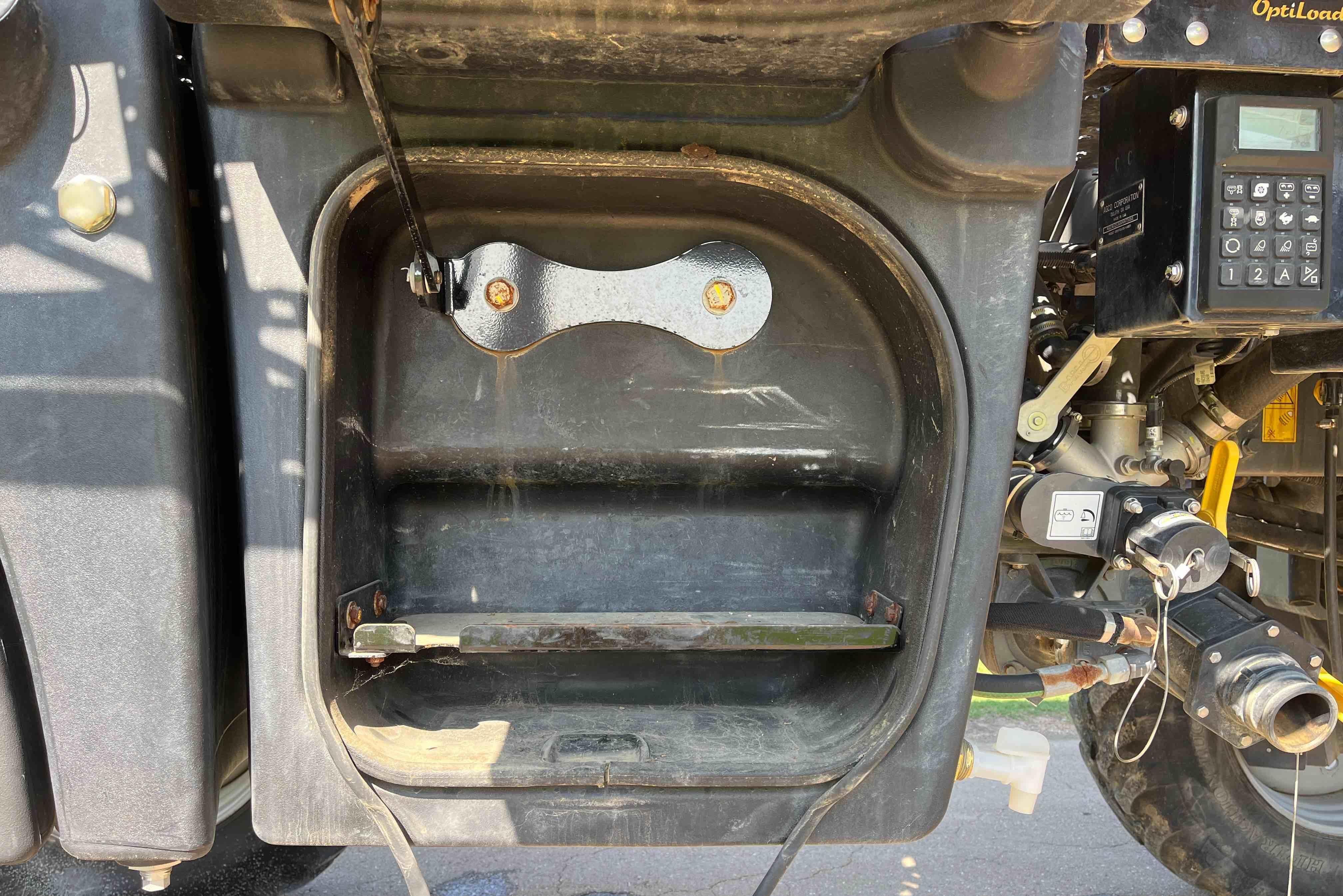gallery 2019 RoGator RG1300C Self-Propelled Sprayer