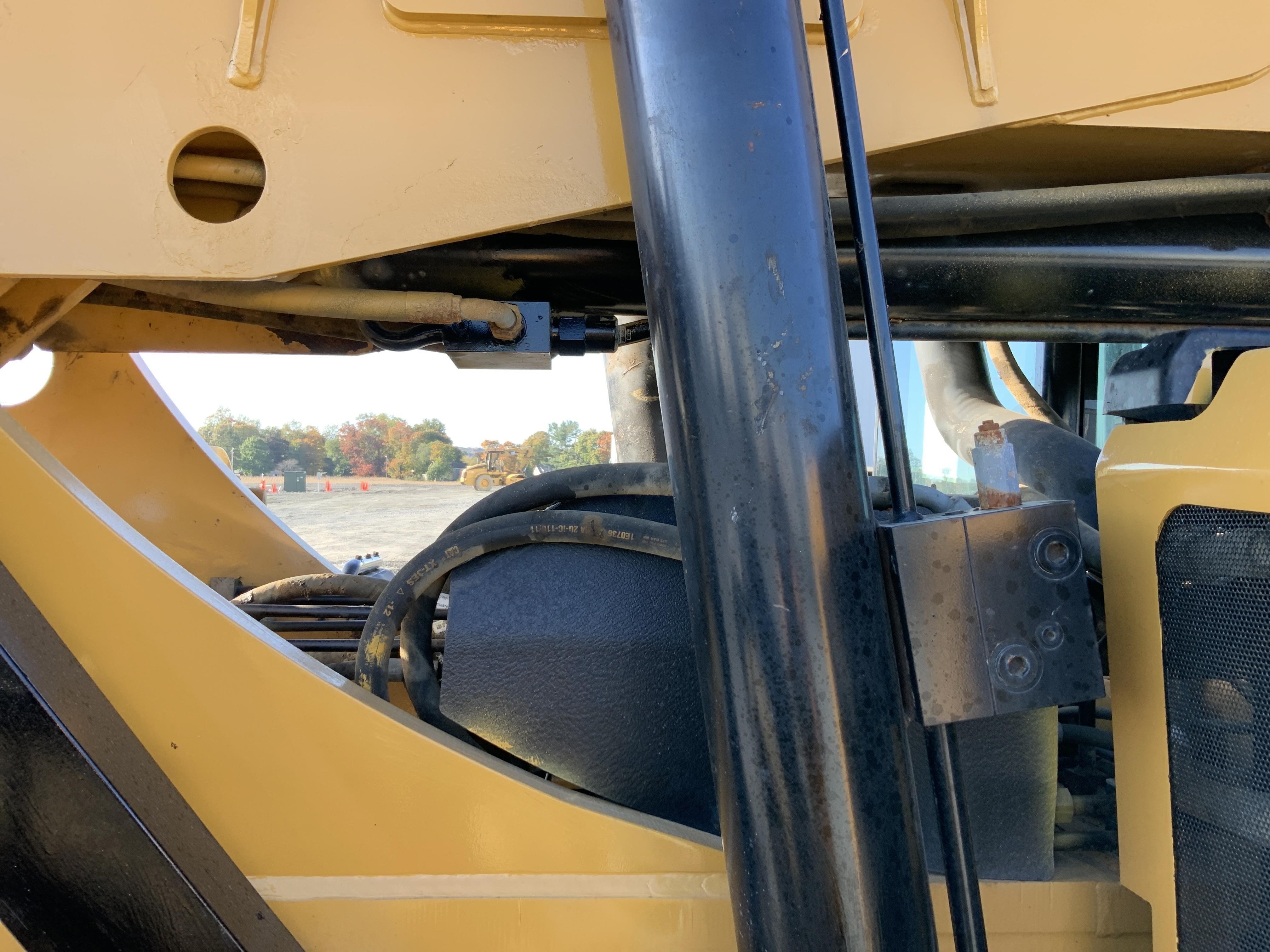 gallery 2013 Caterpillar TL1055C Telehandler