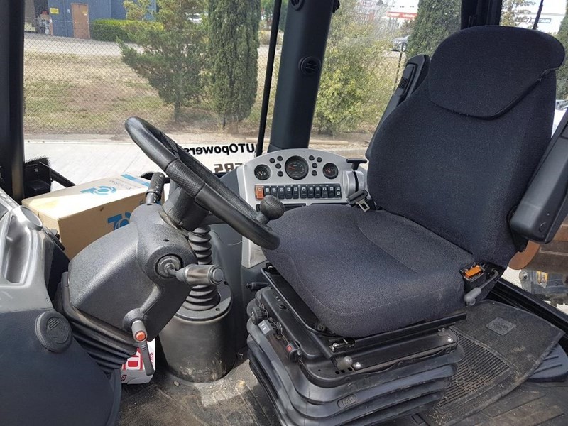 gallery 2015 MST 642 SERIES BACKHOE