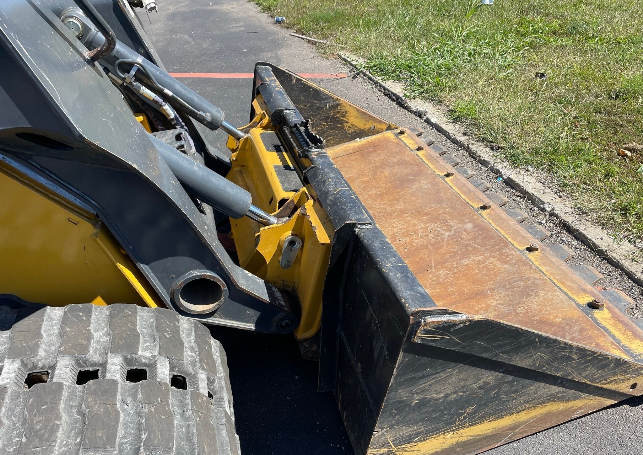 gallery 2021 John Deere 325G tracked skid steer loader