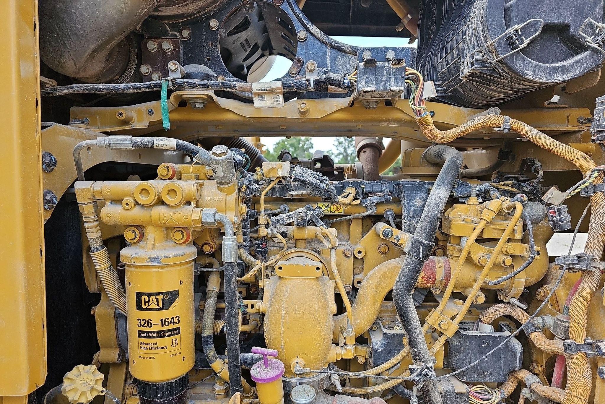 gallery 2013 Caterpillar 12M2 VHP Plus motor grader