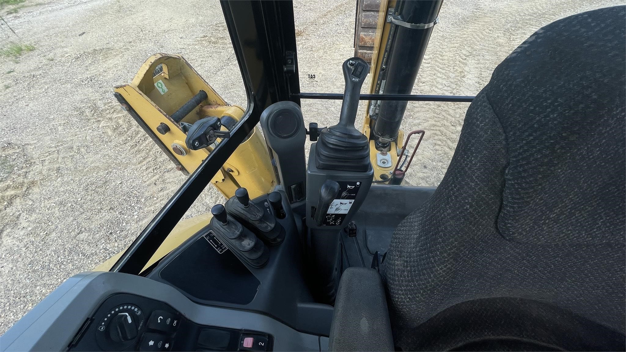 gallery 2015 CATERPILLAR 420F2 IT