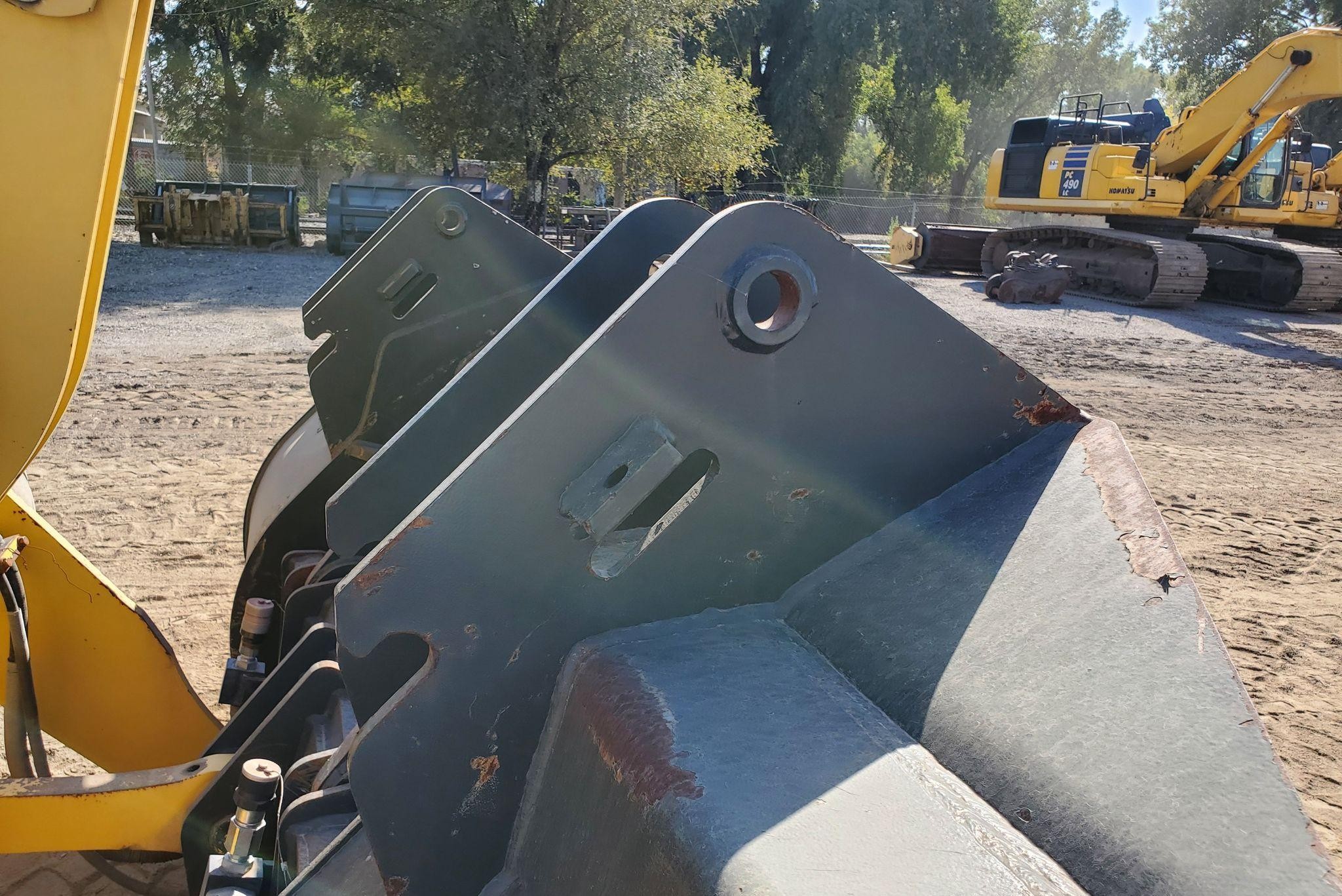 gallery 2014 Komatsu WA270-7 wheel loader