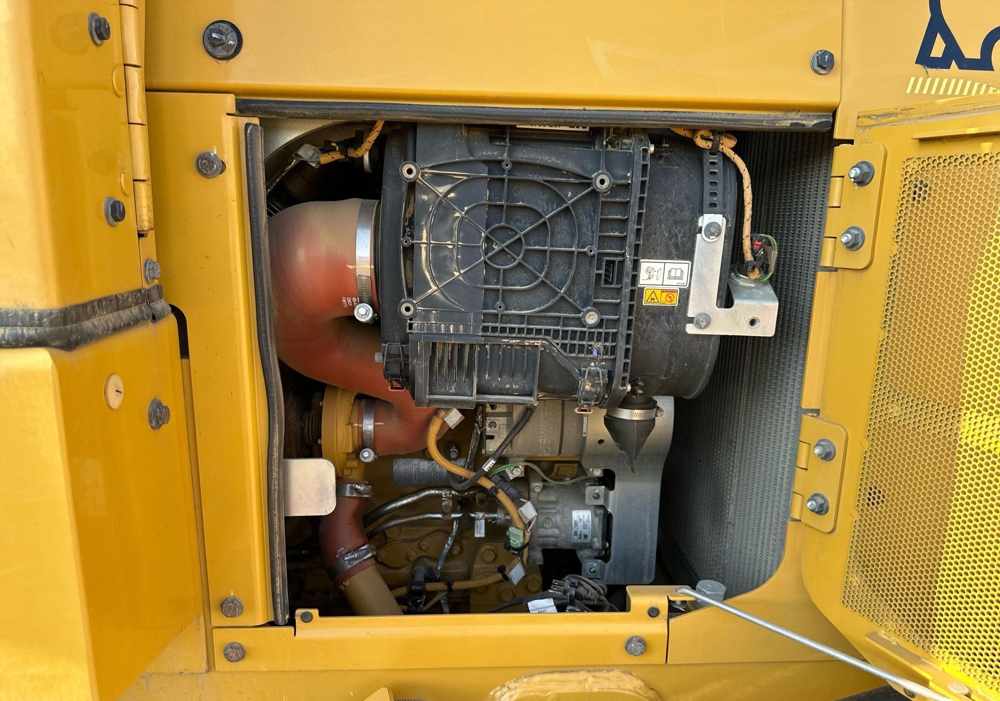 gallery 2018 Caterpillar 953K track loader