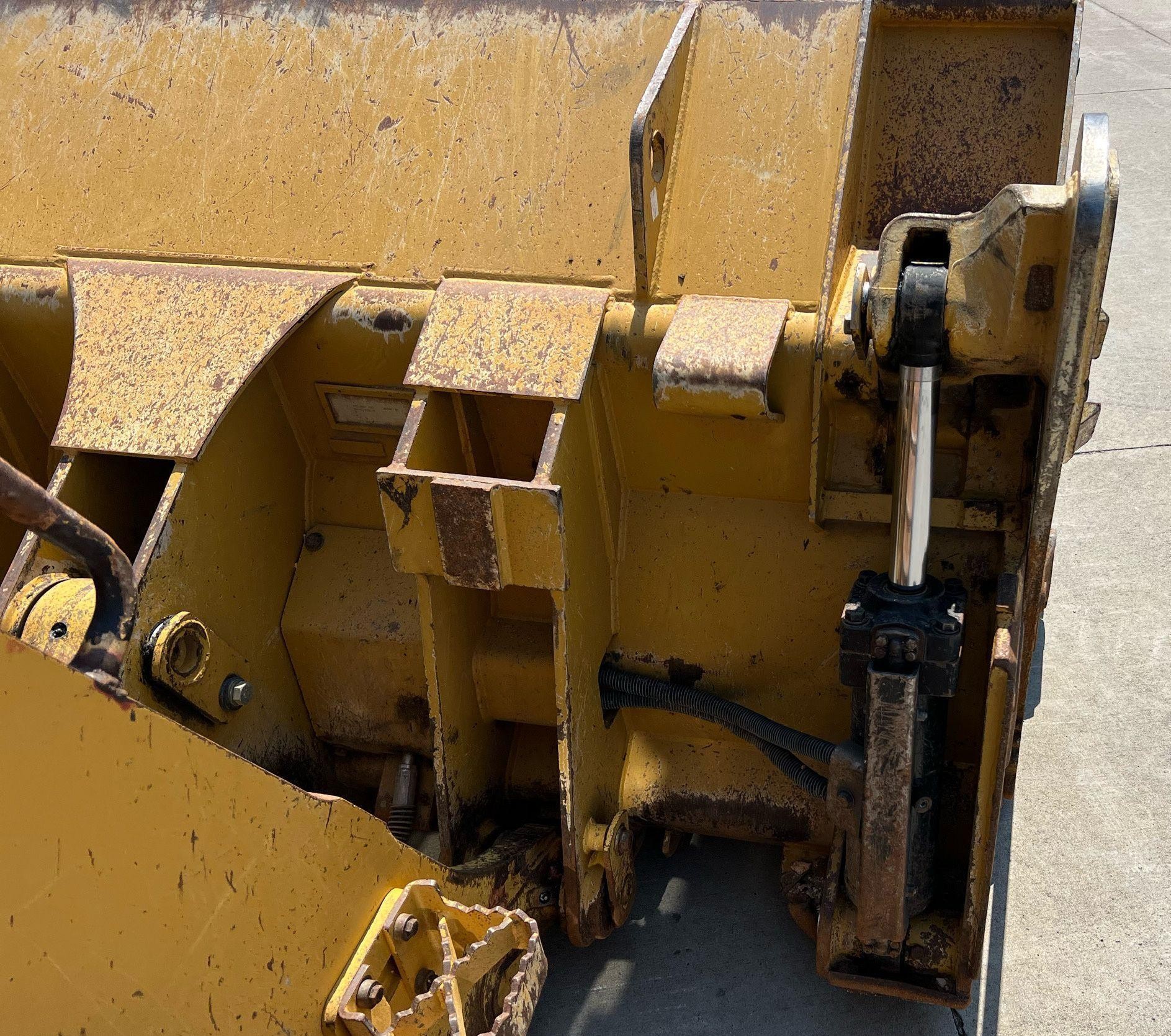 gallery 2016 Caterpillar 963K track loader