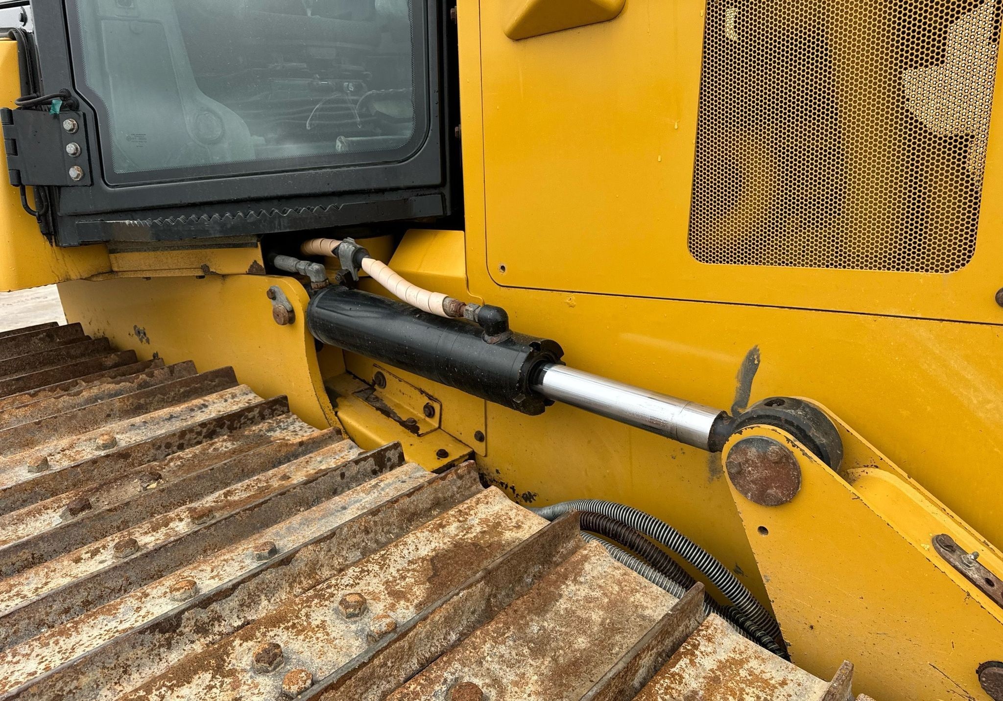 gallery 2016 Caterpillar D6K2 LGP dozer