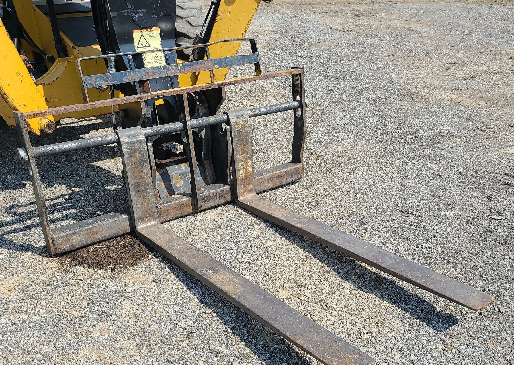 gallery 2017 Caterpillar TL1255D telehandler