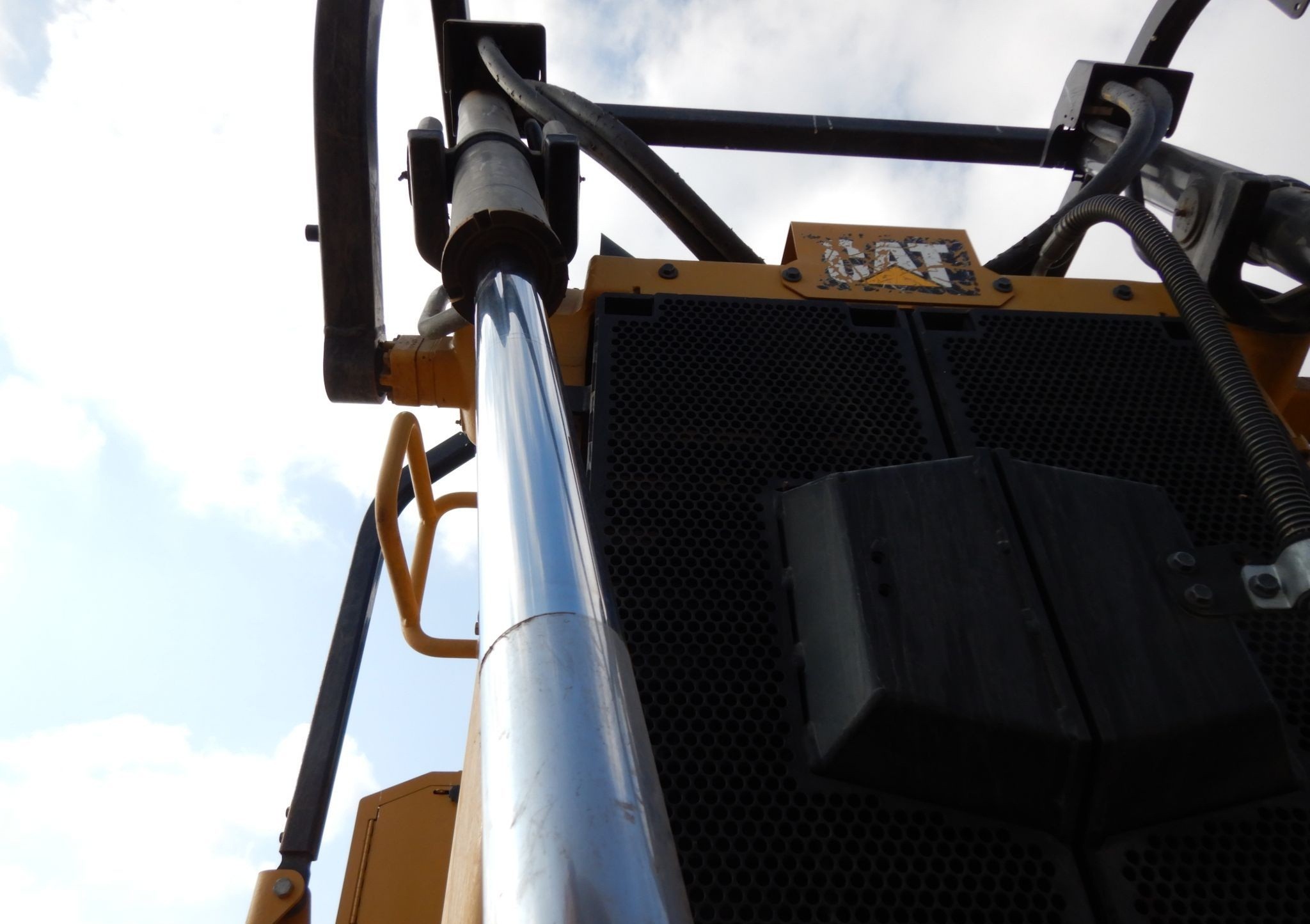 gallery 2016 Caterpillar D6T XL dozer