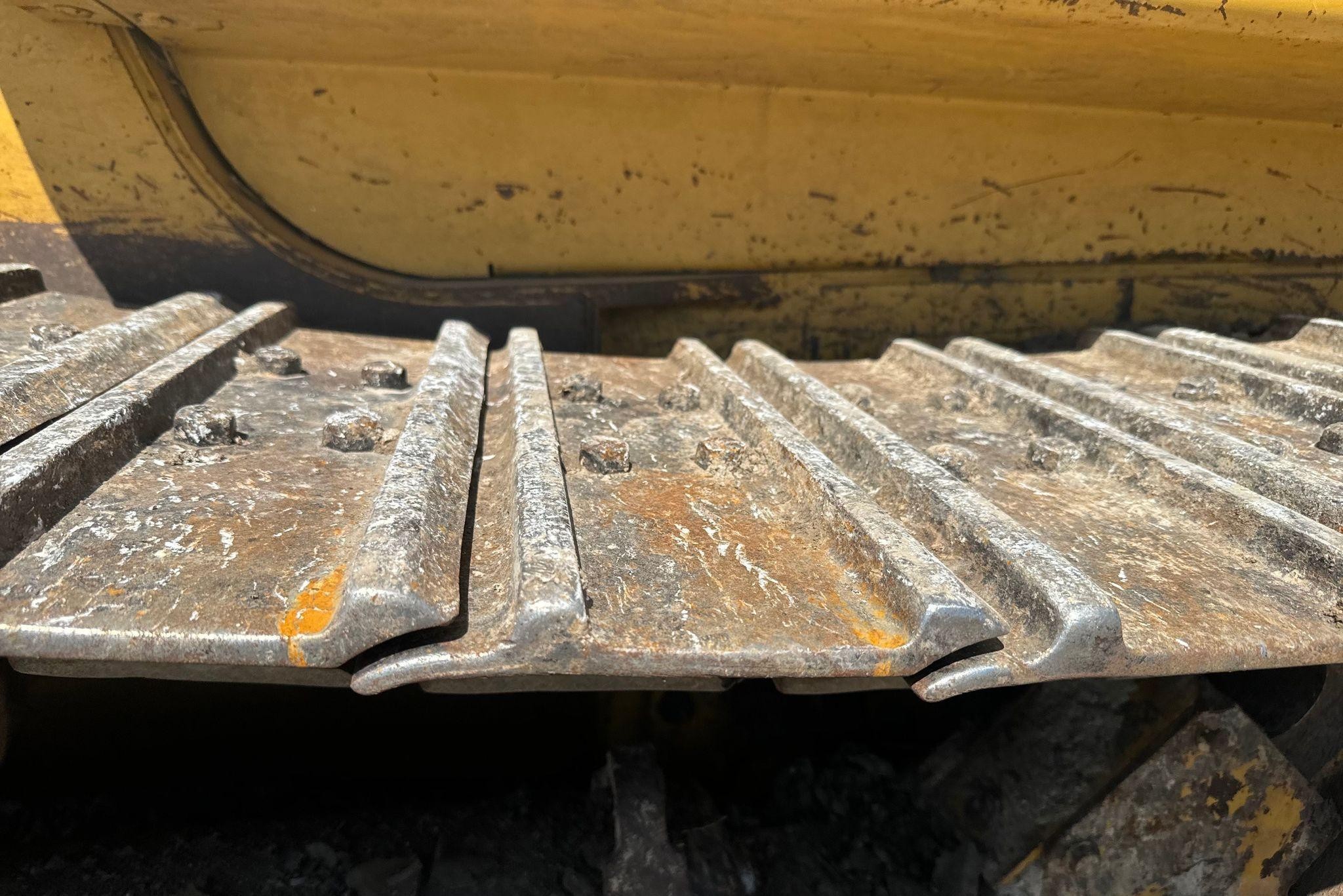 gallery 2002 Caterpillar 953C track loader