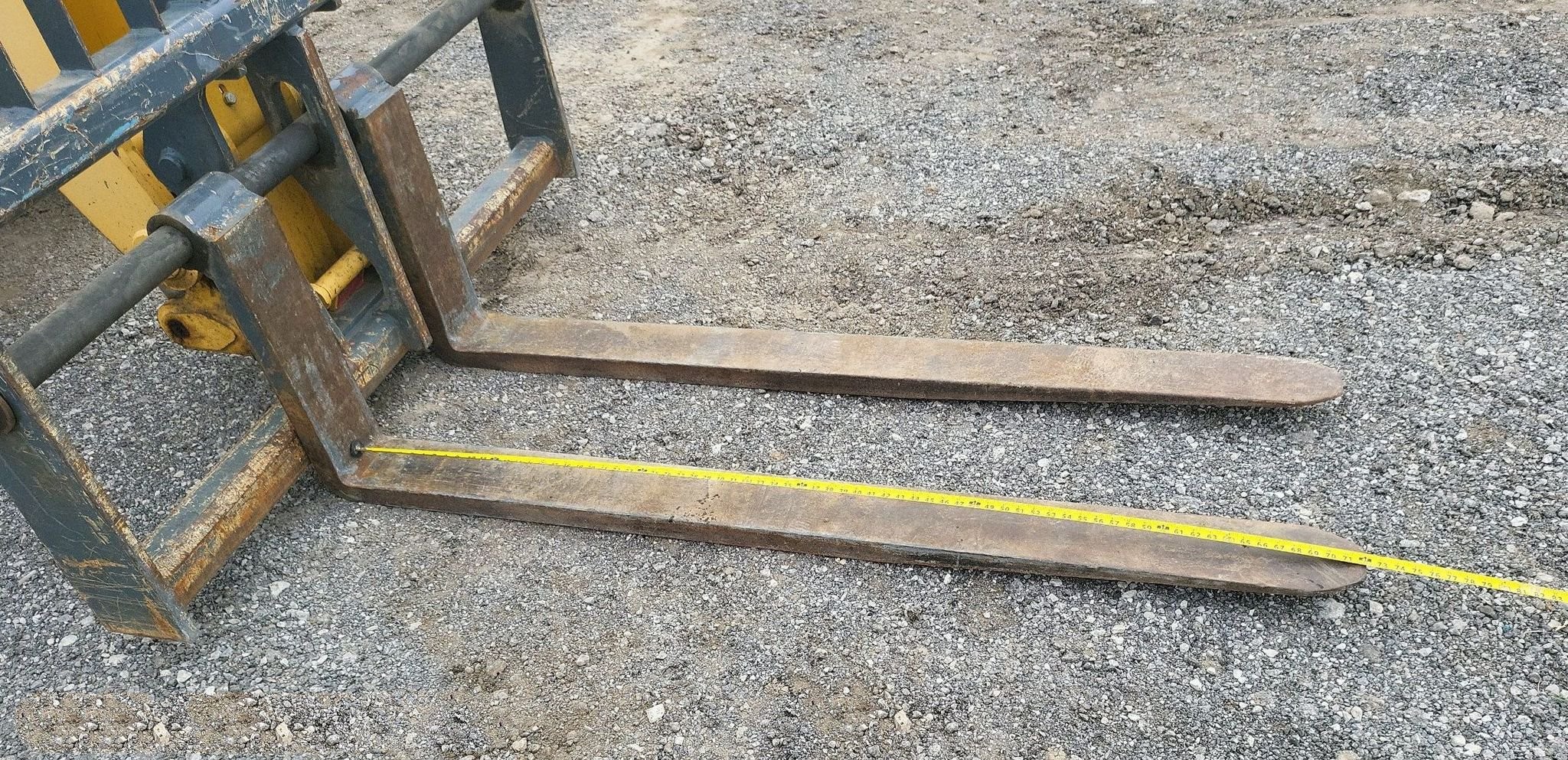 gallery 2017 Gehl DL1240 telehandler