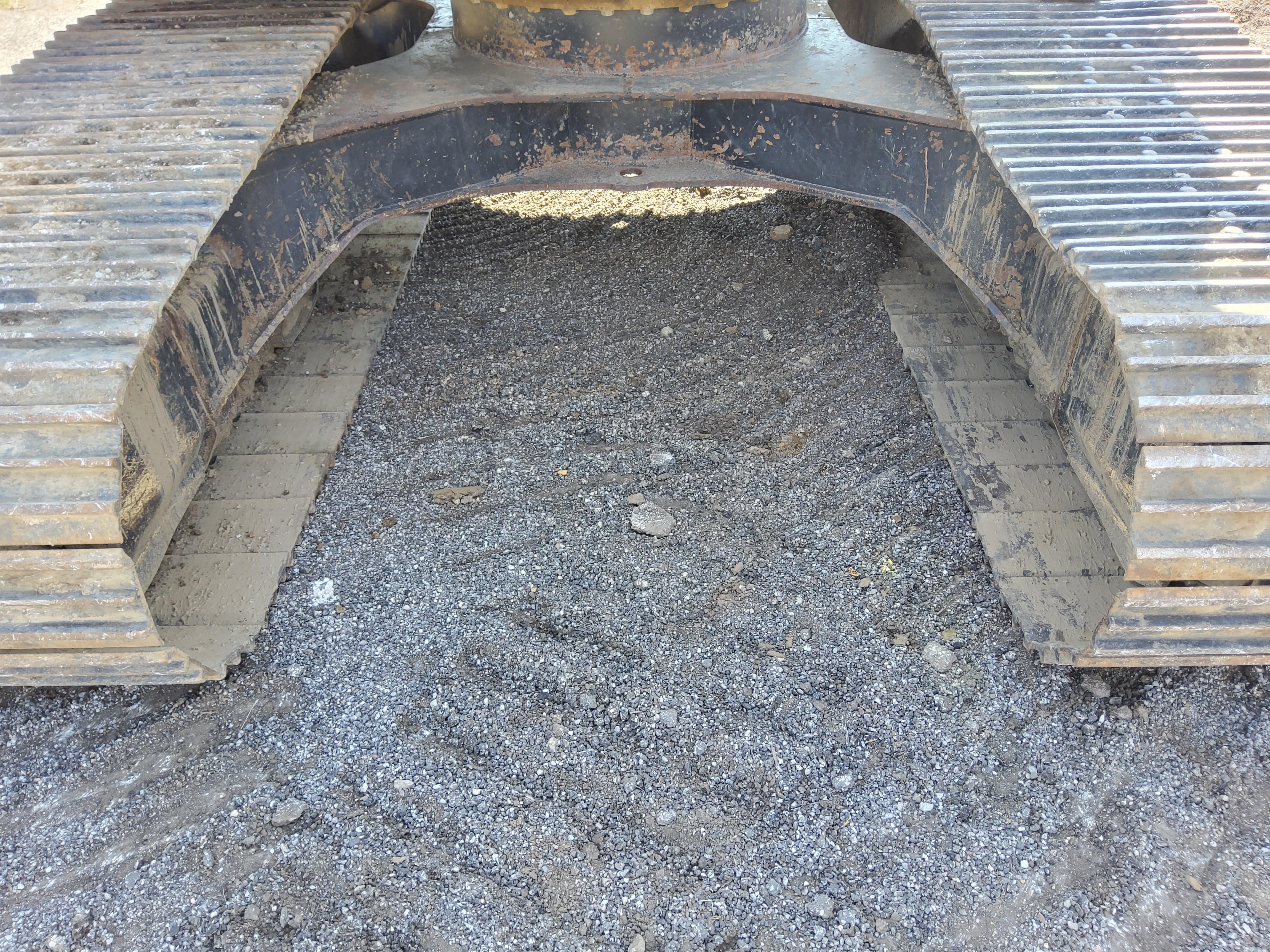 gallery 2011 JCB JS220LC Excavator