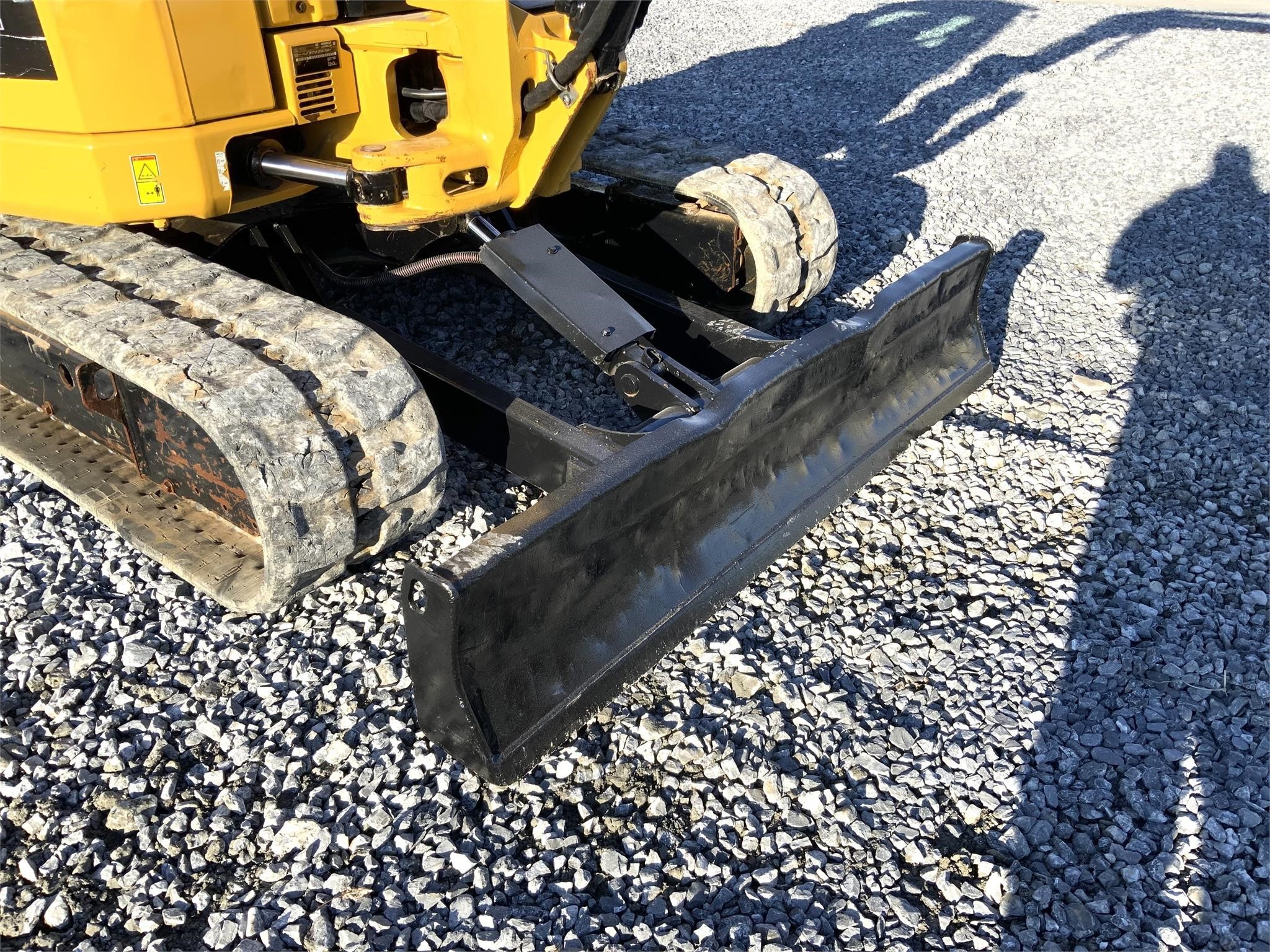 gallery 2017 CATERPILLAR 305.5E2 CR