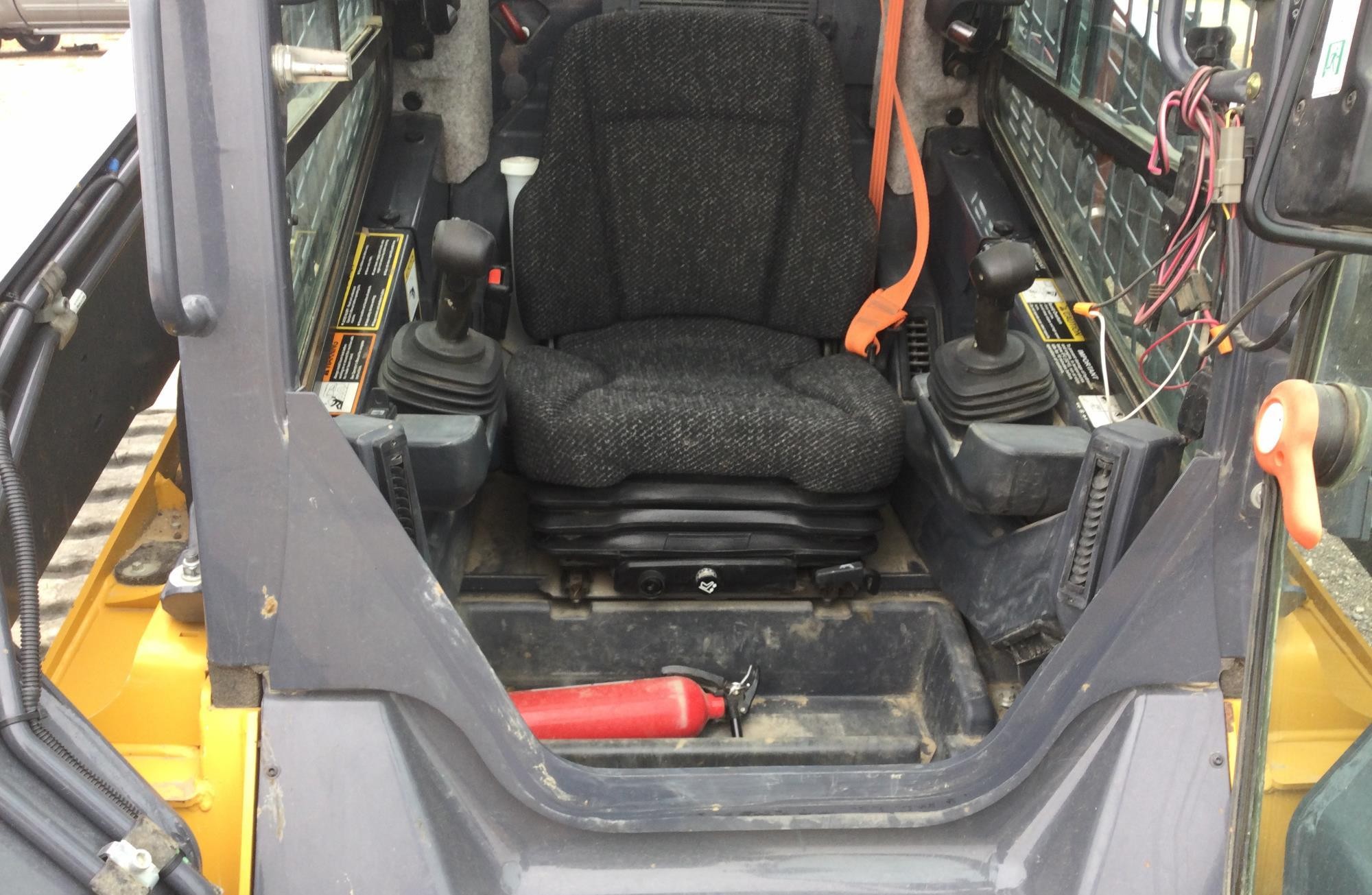 gallery 2018 John Deere 331G Skid Steer