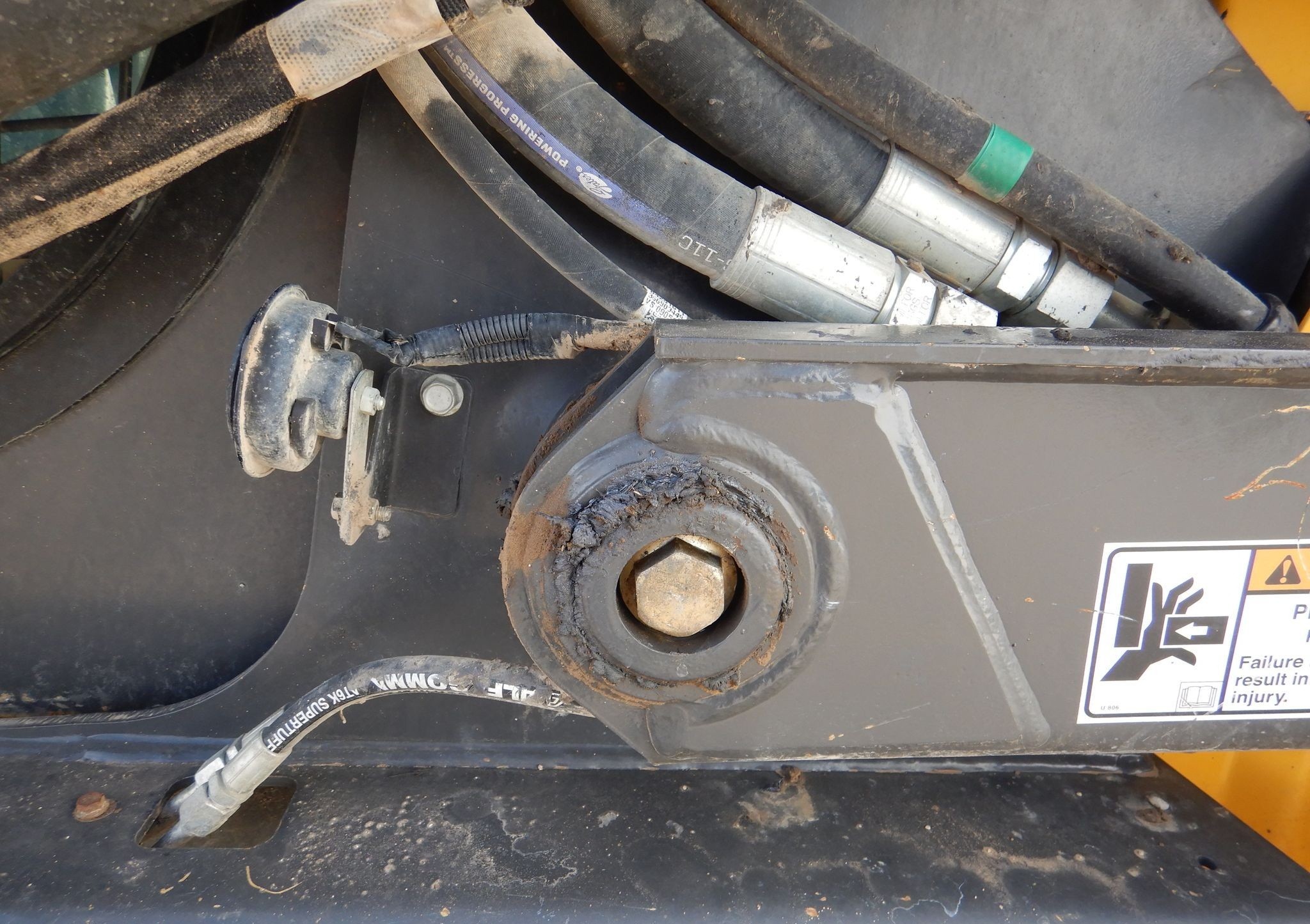 gallery New Holland C245 tracked skid steer loader