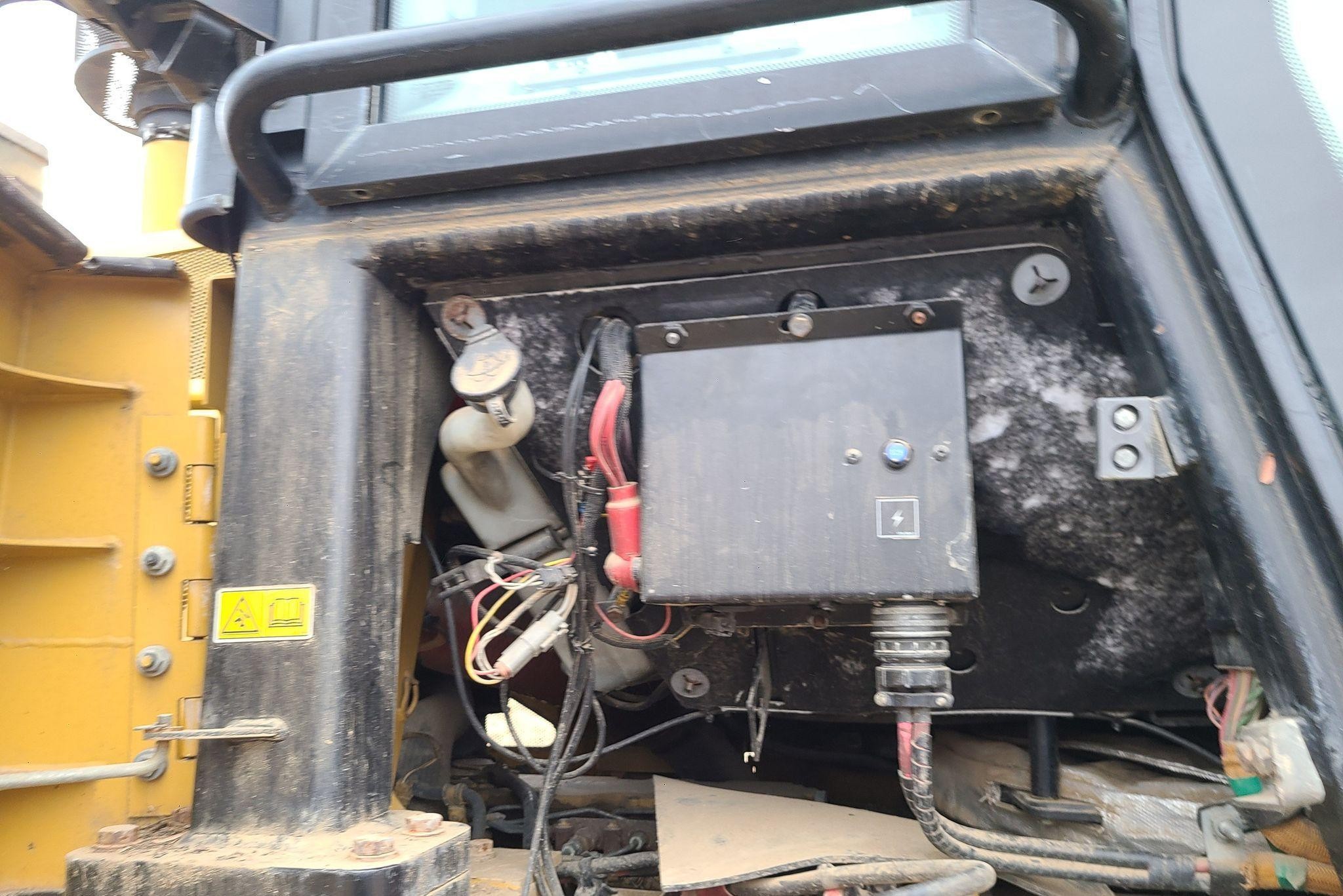 gallery 2010 Caterpillar 963D track loader
