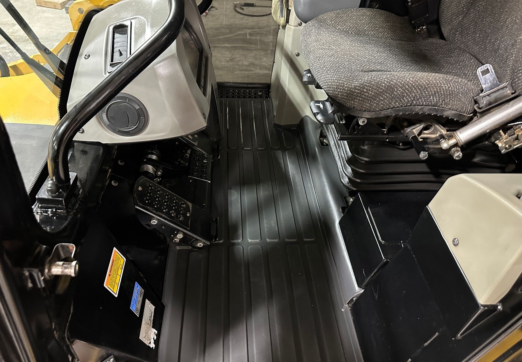 gallery 2016 Caterpillar 953D track loader
