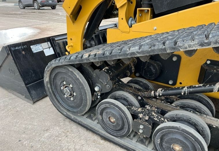 gallery 2015 Caterpillar 277D tracked skid steer loader