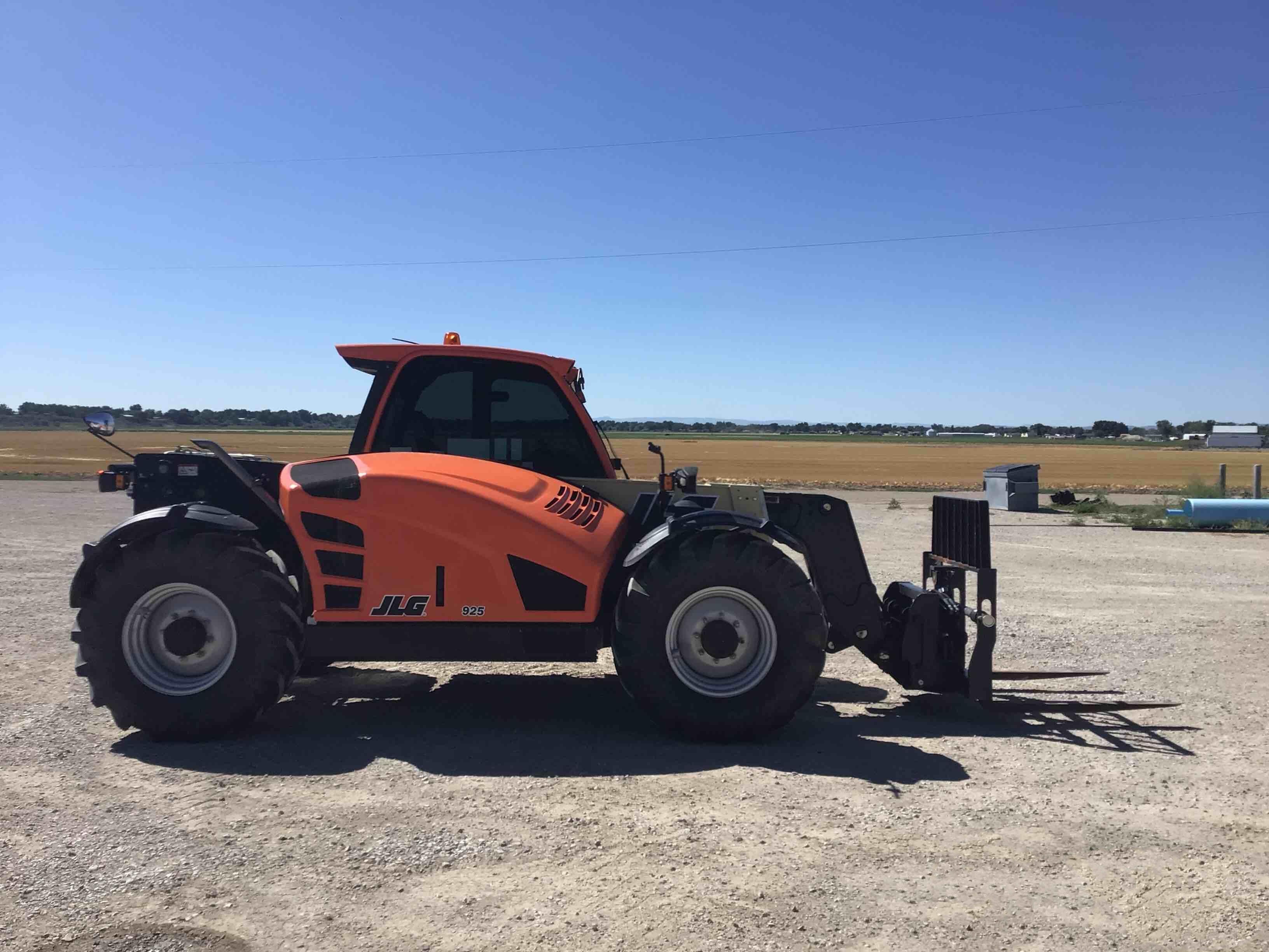 gallery 2018 JLG 925 Telehandler