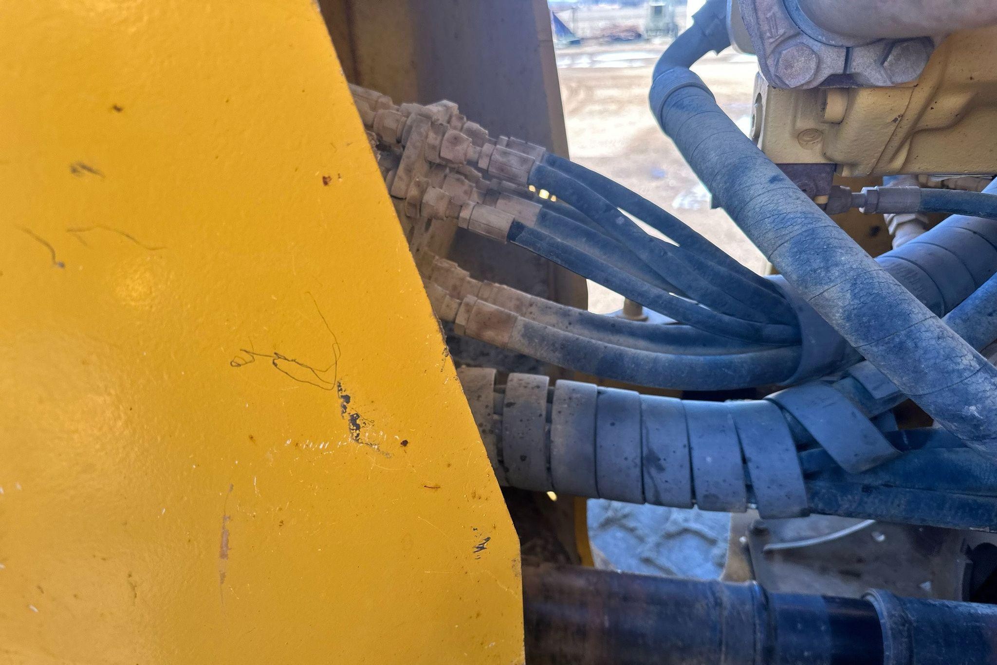 gallery 2006 John Deere 844J wheel loader
