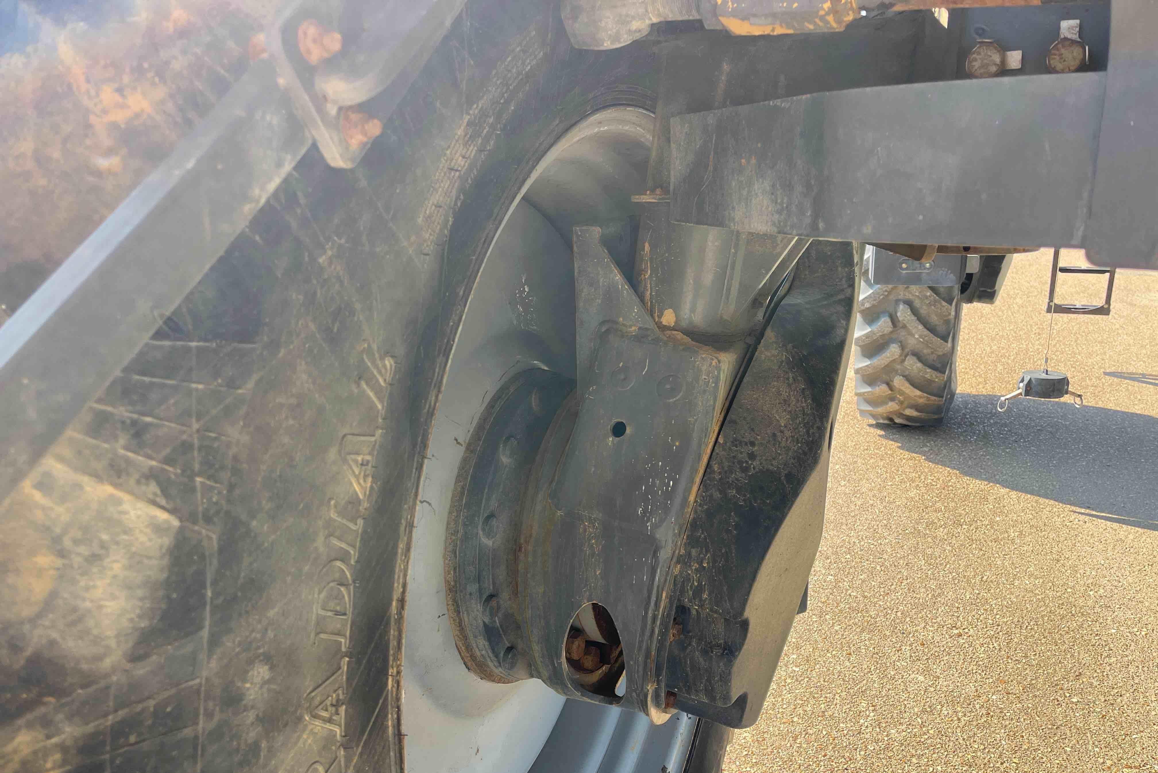 gallery 2019 RoGator RG1300C Self-Propelled Sprayer
