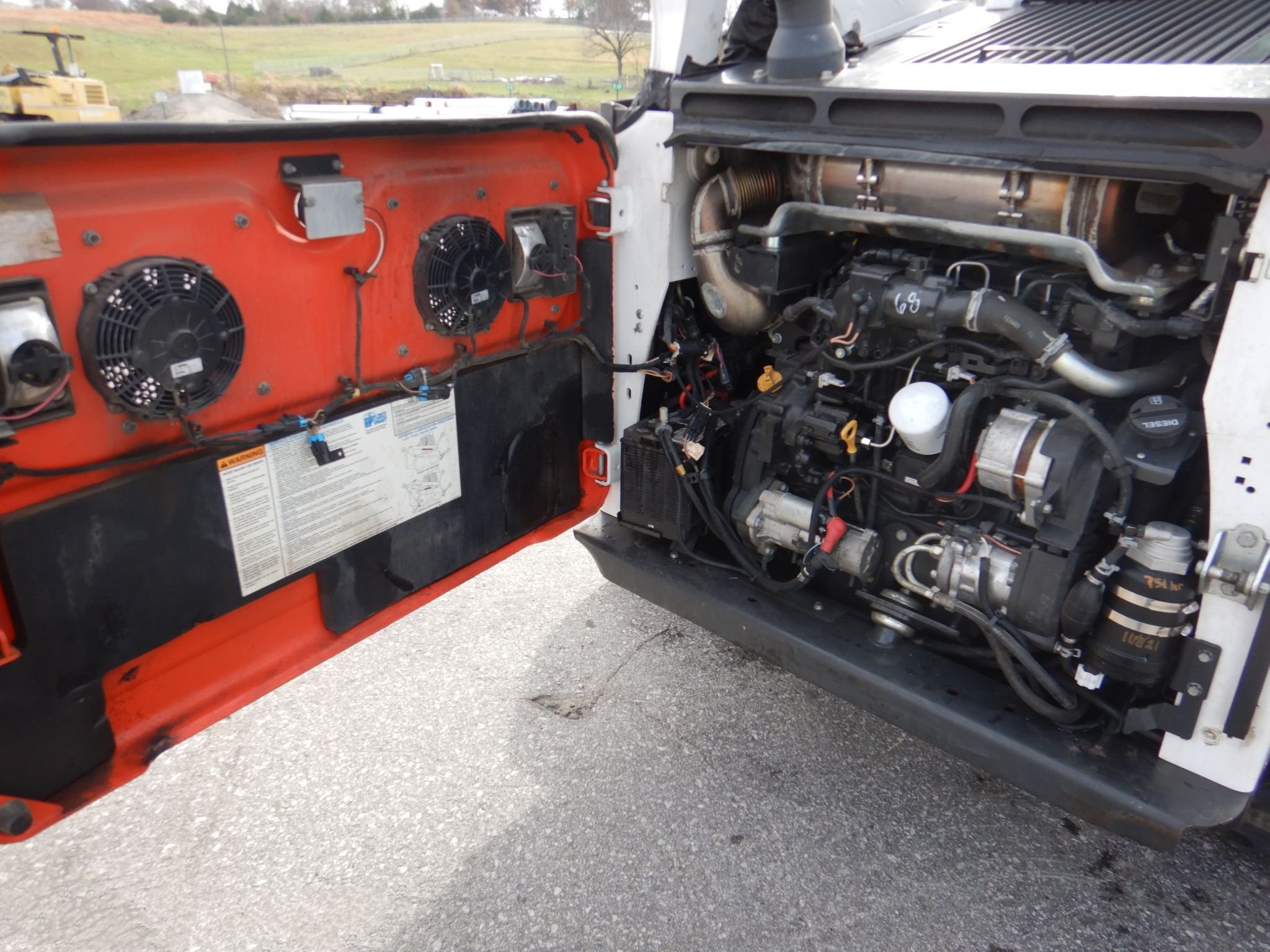 gallery 2019 Bobcat T870 tracked skid steer loader