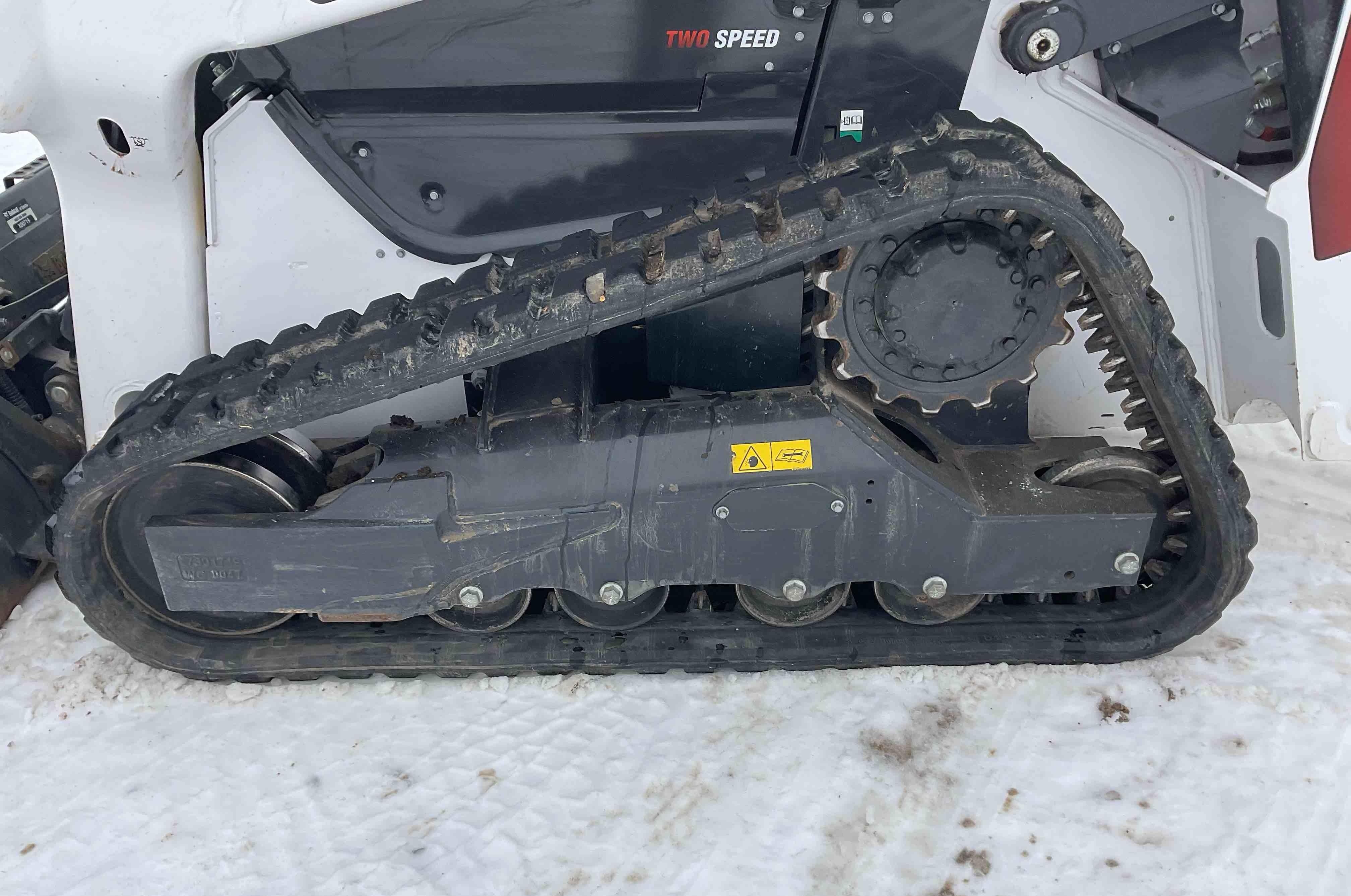gallery Bobcat T76 R-Series Compact Track Loader
