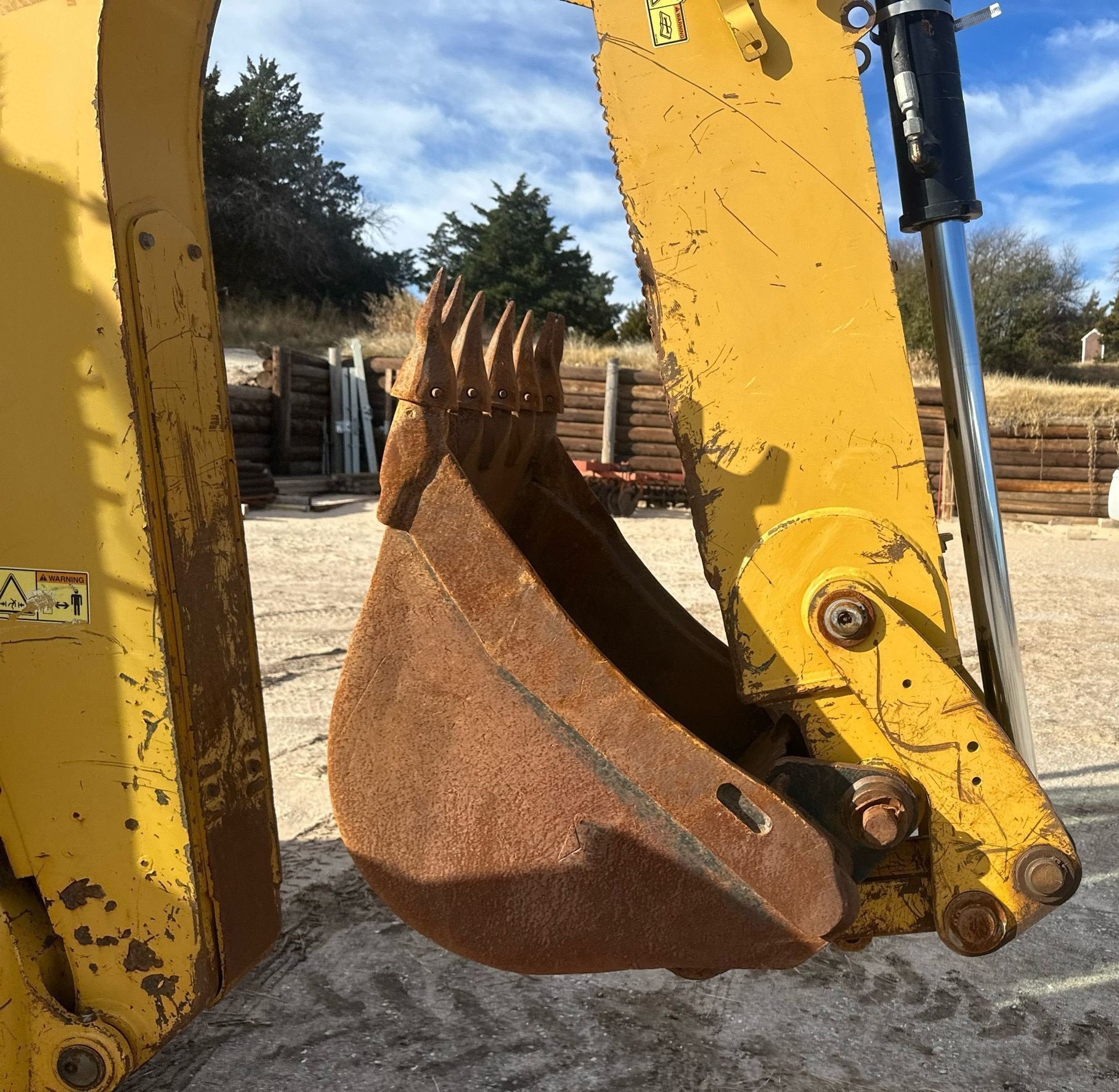 gallery 2015 Caterpillar 420F backhoe