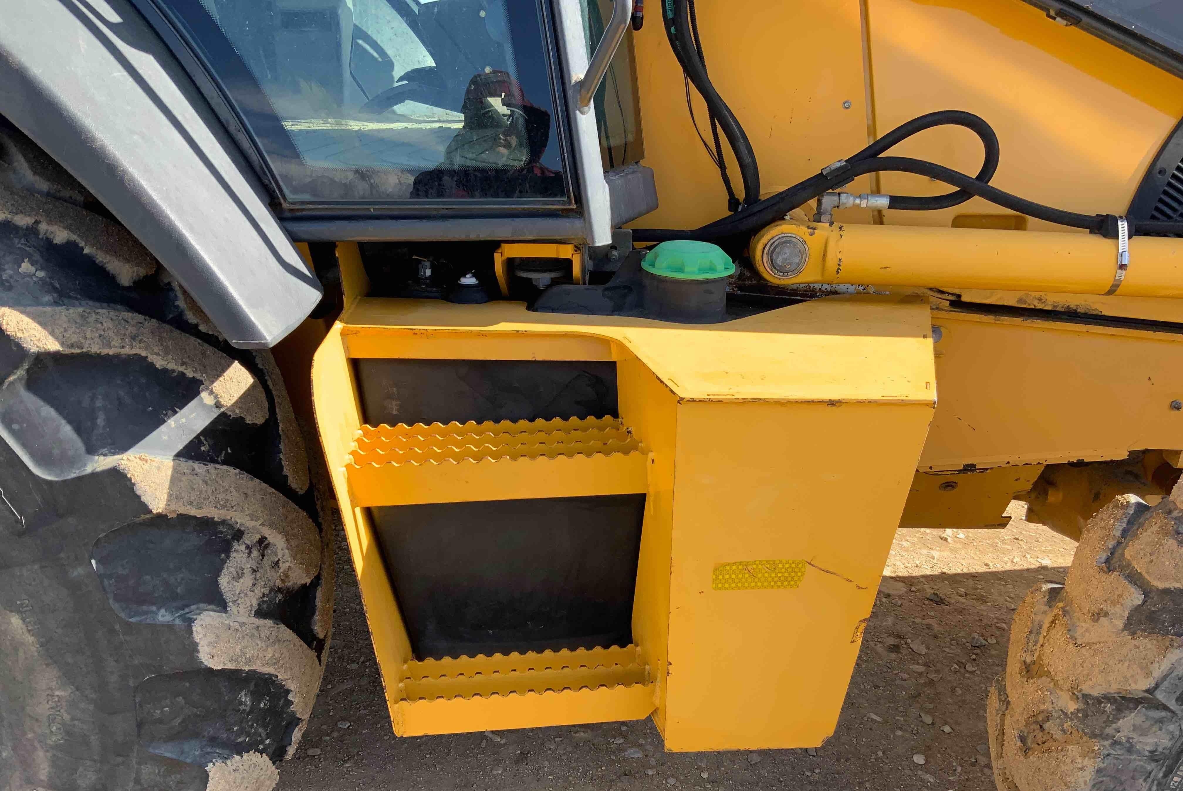 gallery 2012 John Deere 410J 4x4 Loader Backhoew Extendahoe