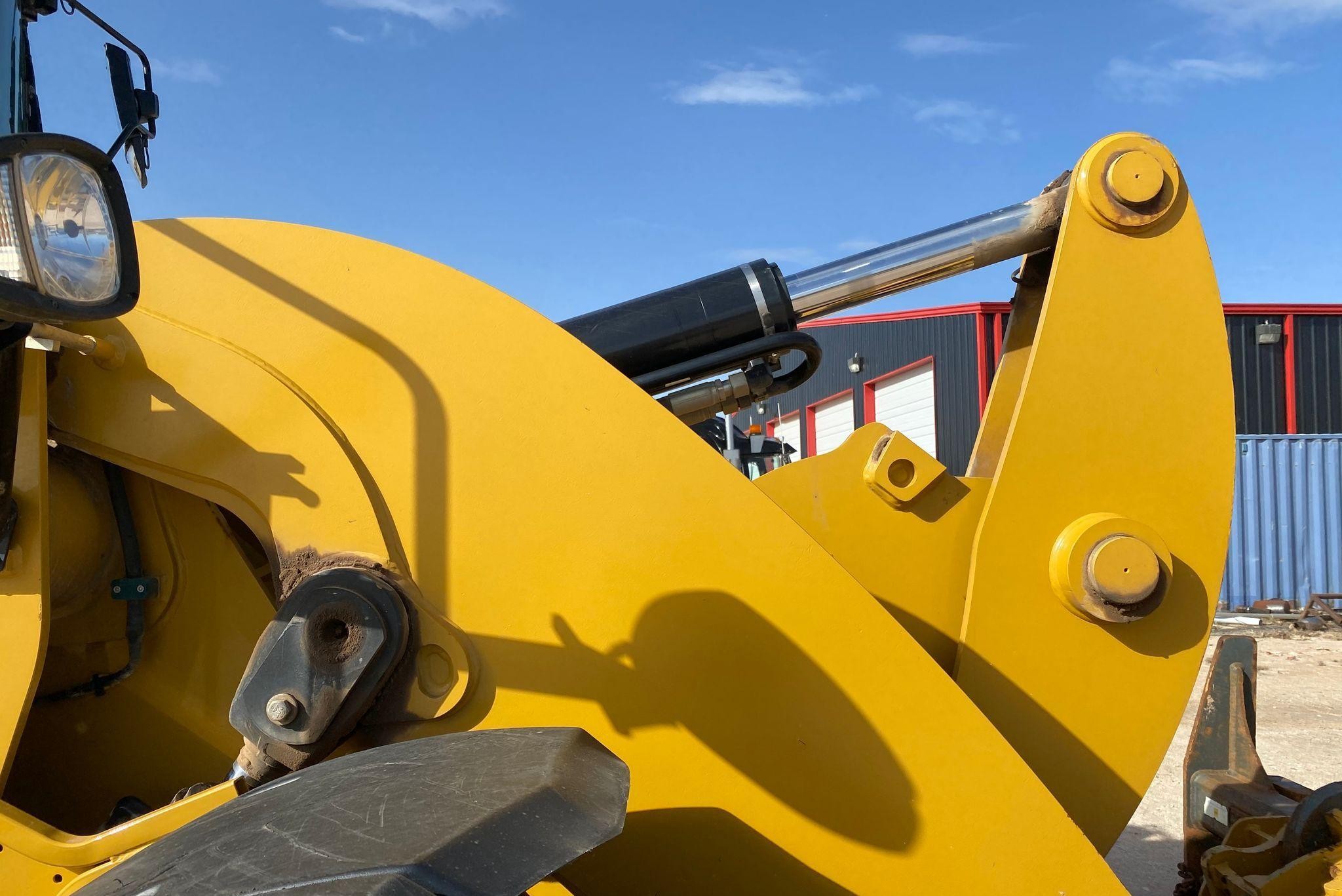 gallery 2017 Caterpillar 938M wheel loader