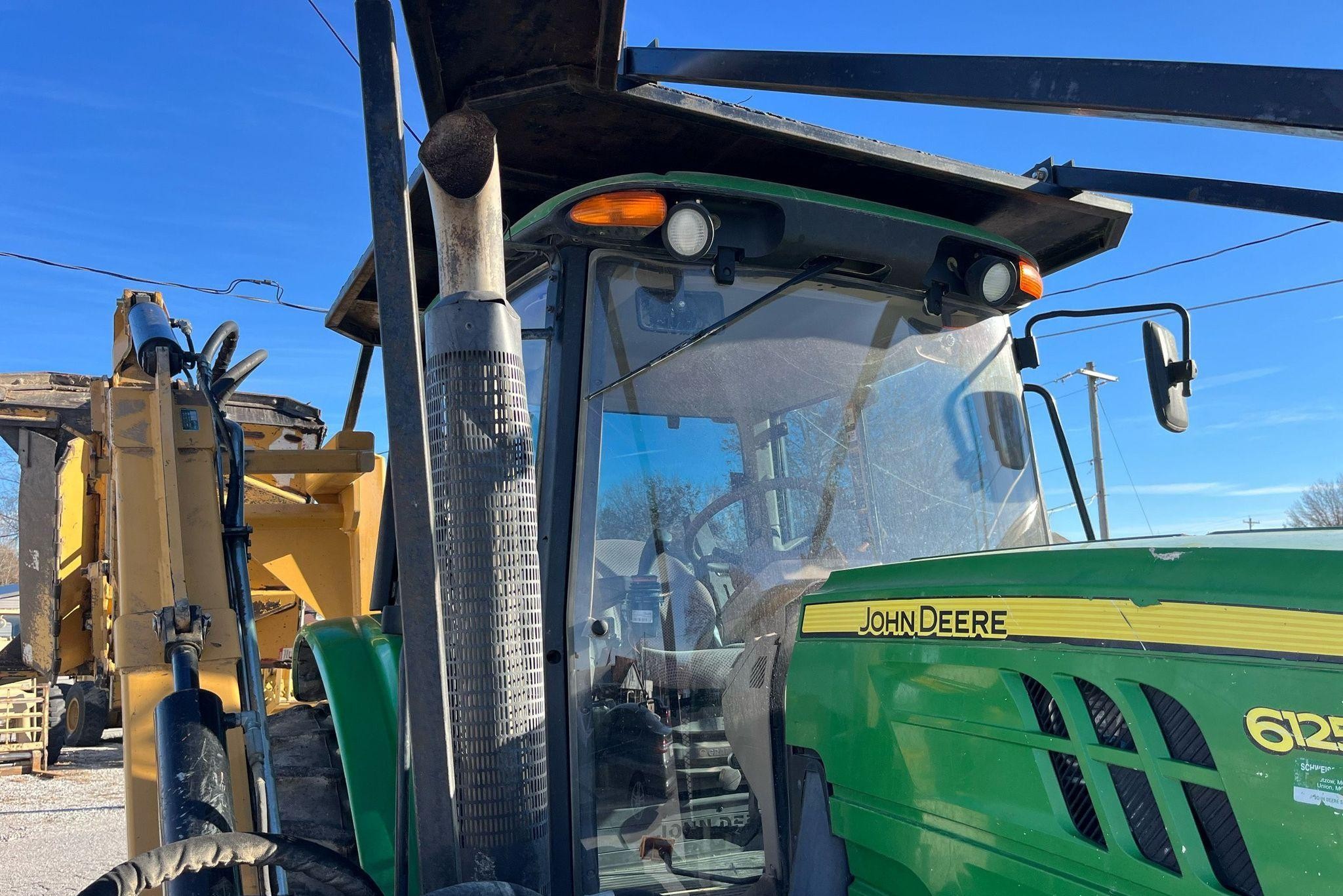gallery 2015 John Deere 6125M MFWD tractor