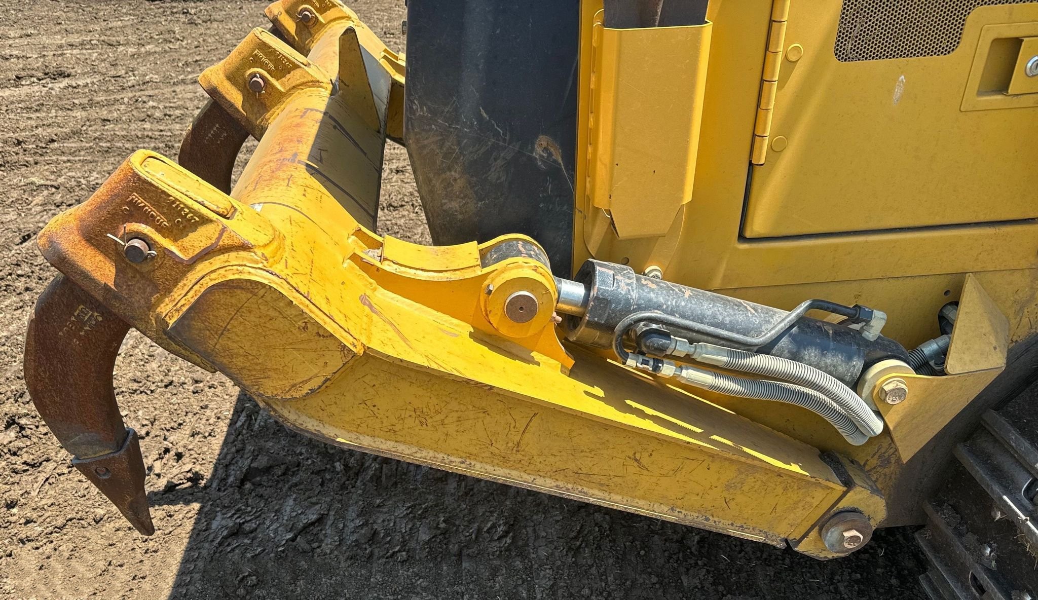gallery 2016 Caterpillar 953D track loader