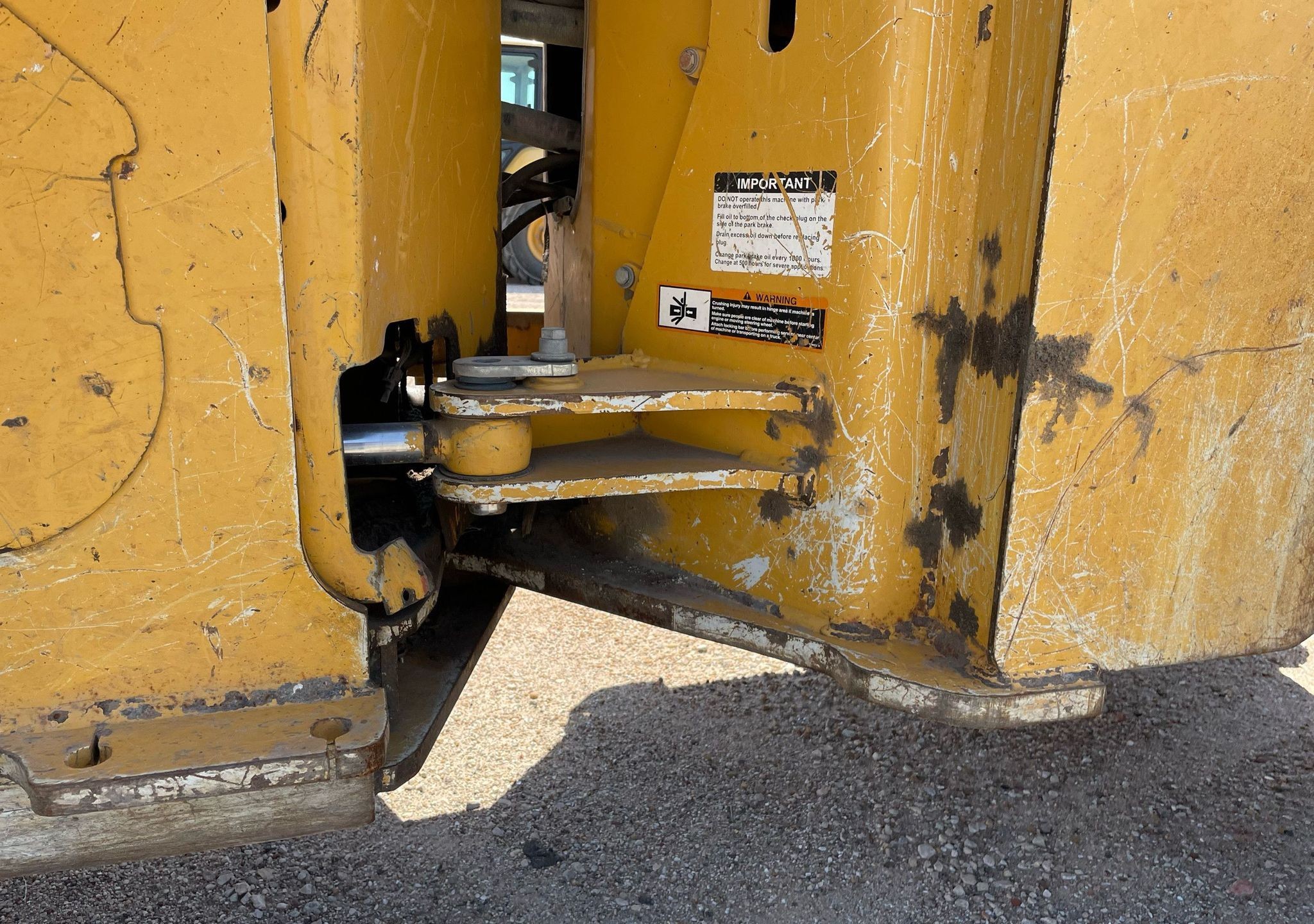 gallery 2013 John Deere 624K wheel loader