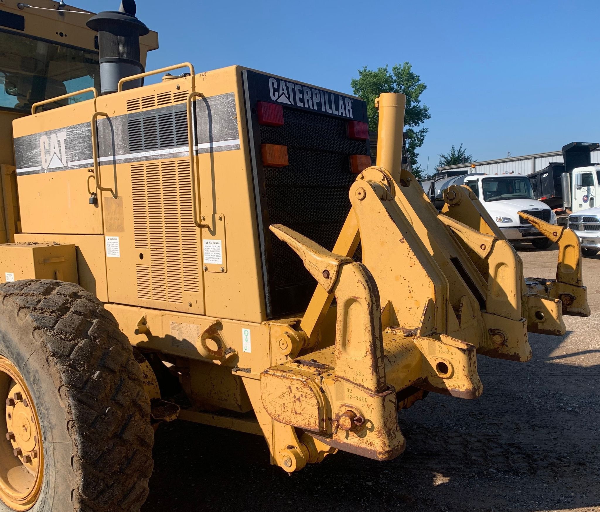 gallery 2001 Caterpillar 140H motor grader